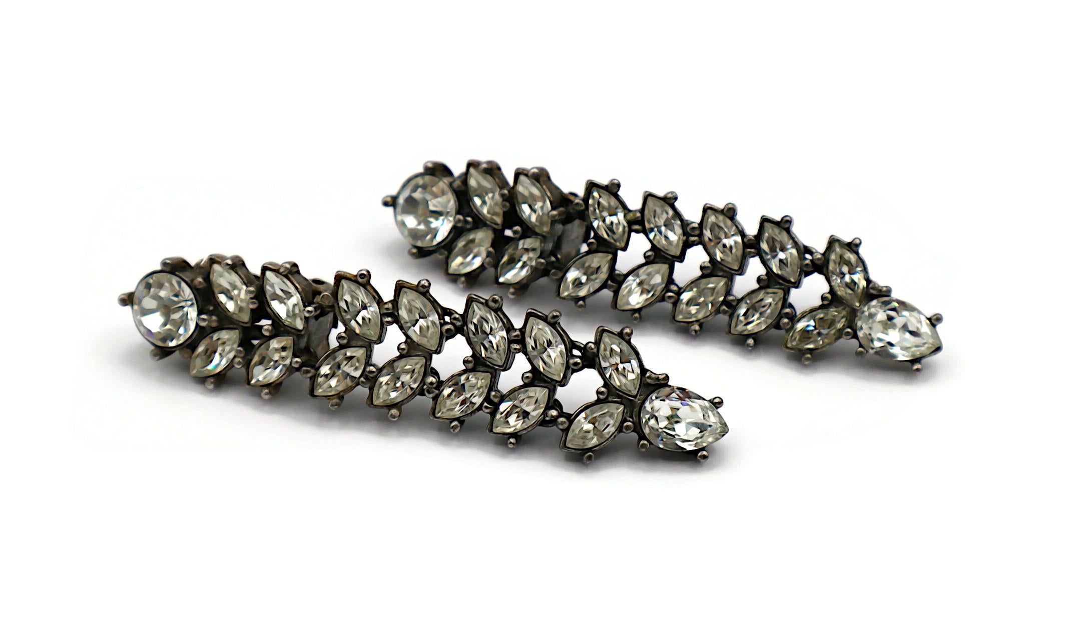 CHRISTIAN DIOR Vintage Jewelled Dangling Earrings In Good Condition For Sale In Nice, FR