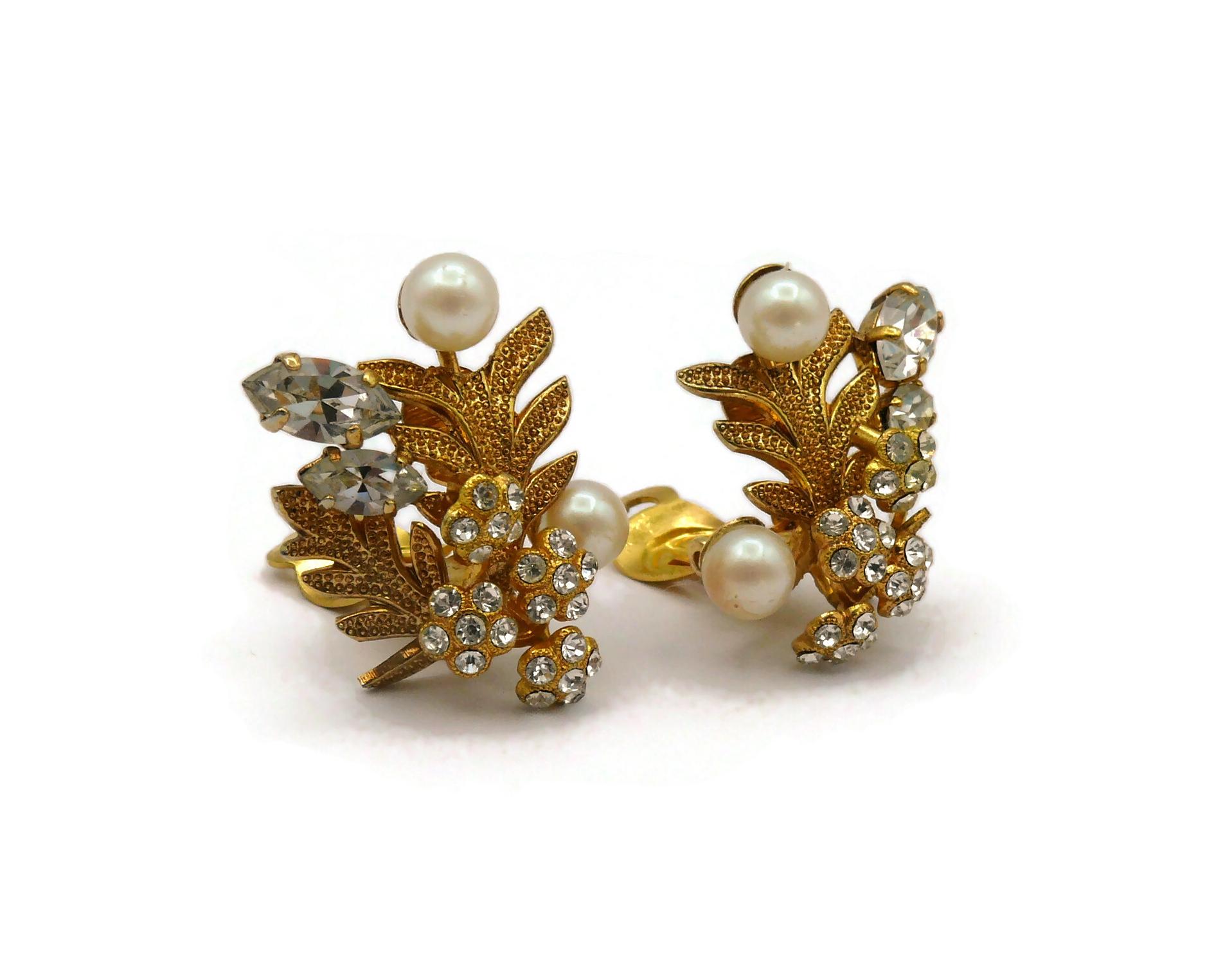 CHRISTIAN DIOR Vintage Jewelled Floral Clip-On Earrings, 1968 In Good Condition For Sale In Nice, FR