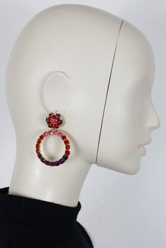 Christian Dior Pendientes de aro vintage dorados con pedrería