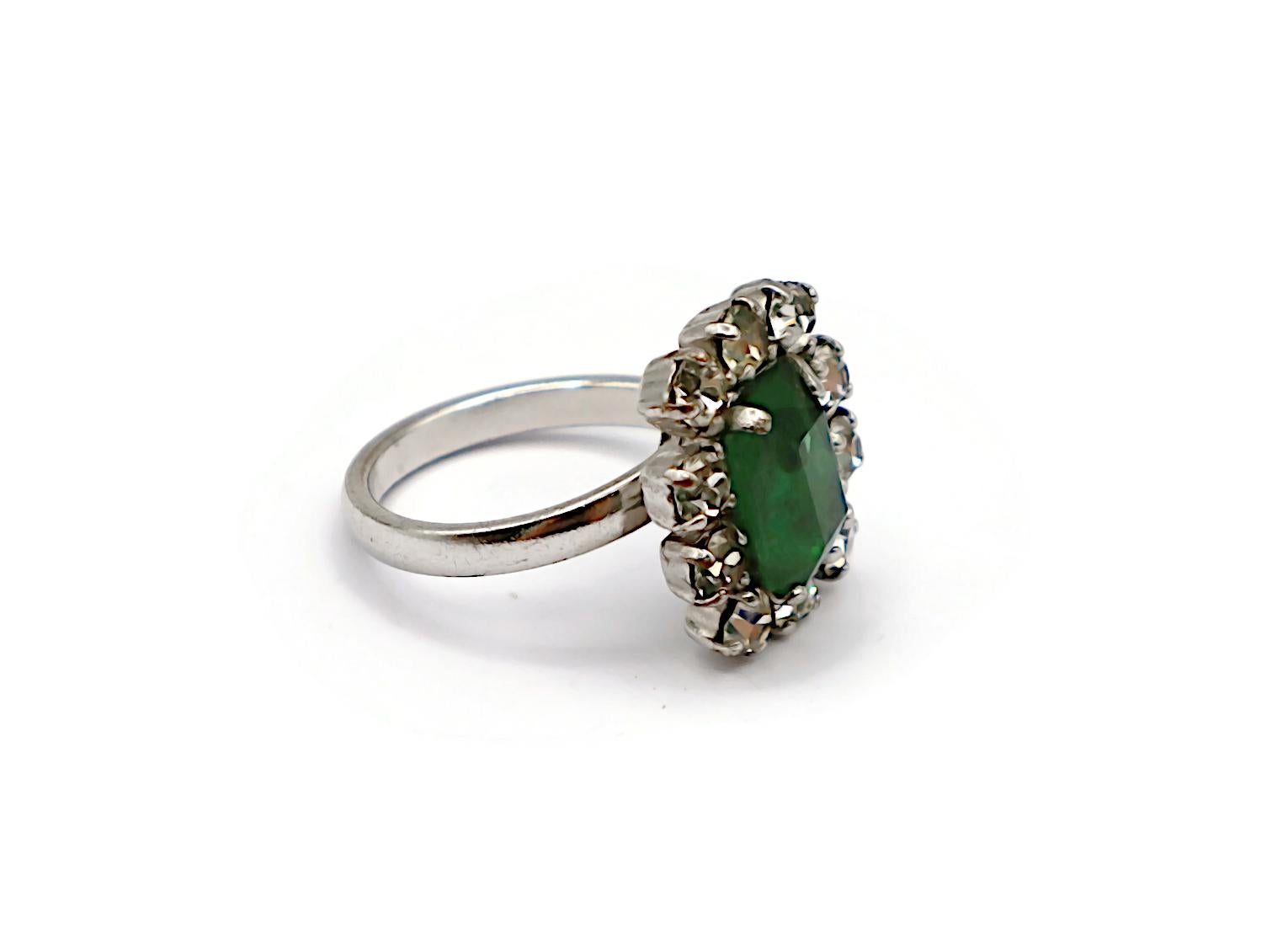 CHRISTIAN DIOR Vintage Jewelled Ring, 1971 In Good Condition For Sale In Nice, FR