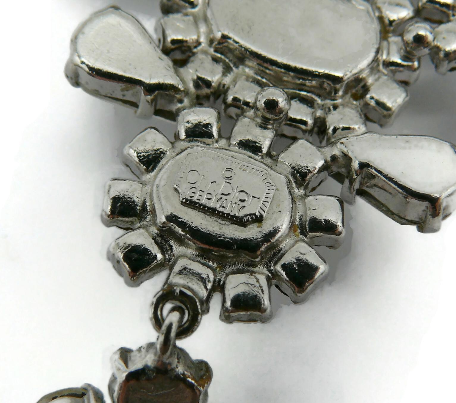 CHRISTIAN DIOR Broche pendante vintage en argent ornée de bijoux en vente 4