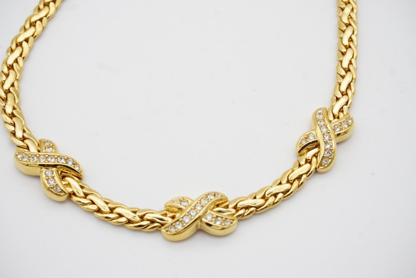 Christian Dior Vintage Kiss Cross X Crystals Link Omega Woven Chain Charm Set in vendita 9