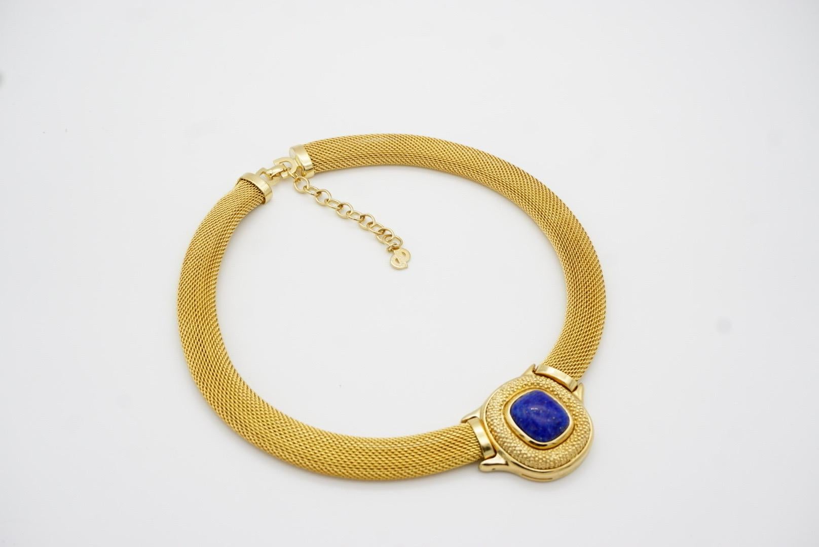 Christian Dior Collana vintage con ciondolo a cabochon in Lapis Navy e tessuto a maglia grossa in vendita 8