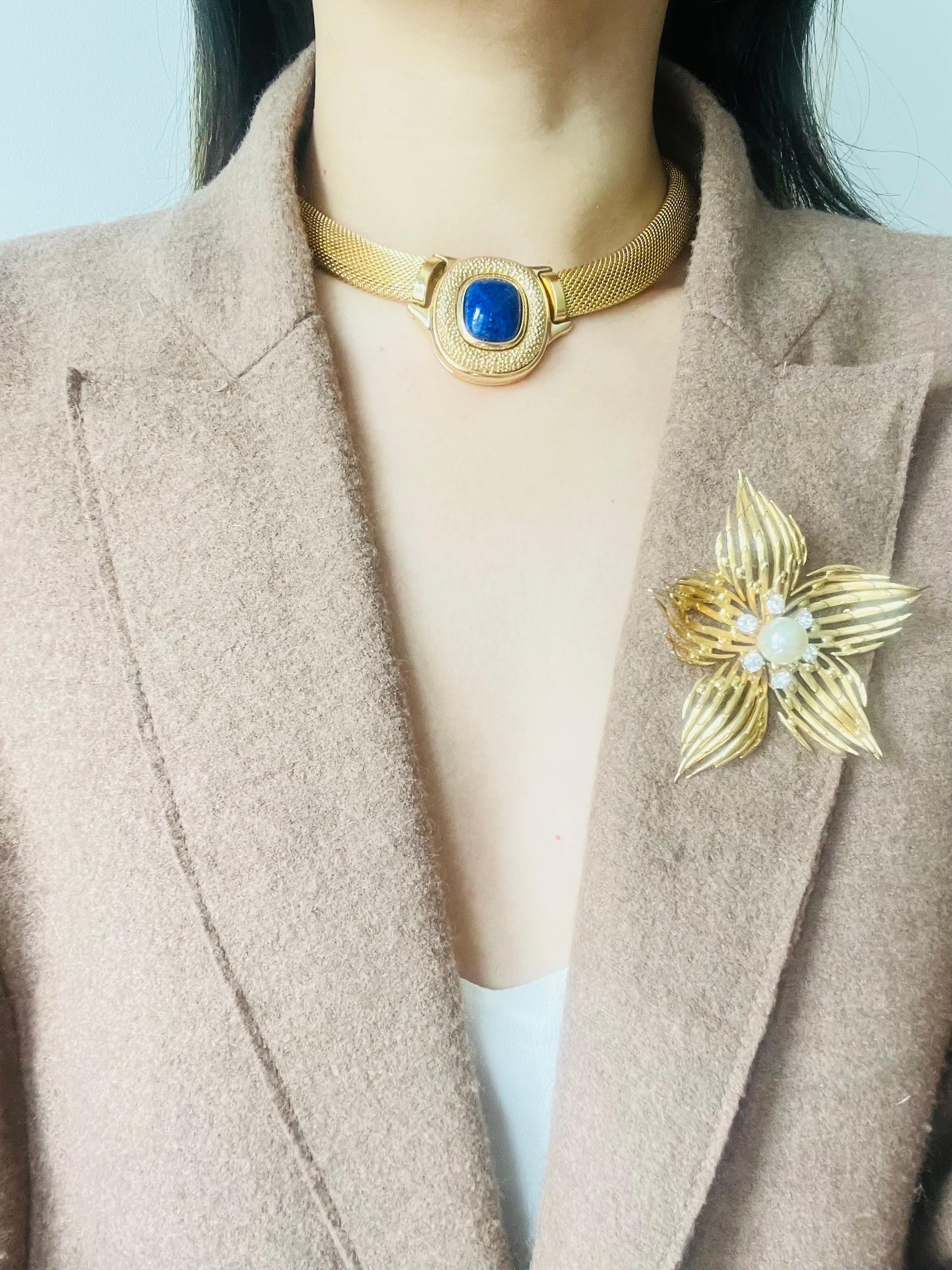Christian Dior Collana vintage con ciondolo a cabochon in Lapis Navy e tessuto a maglia grossa in vendita 3
