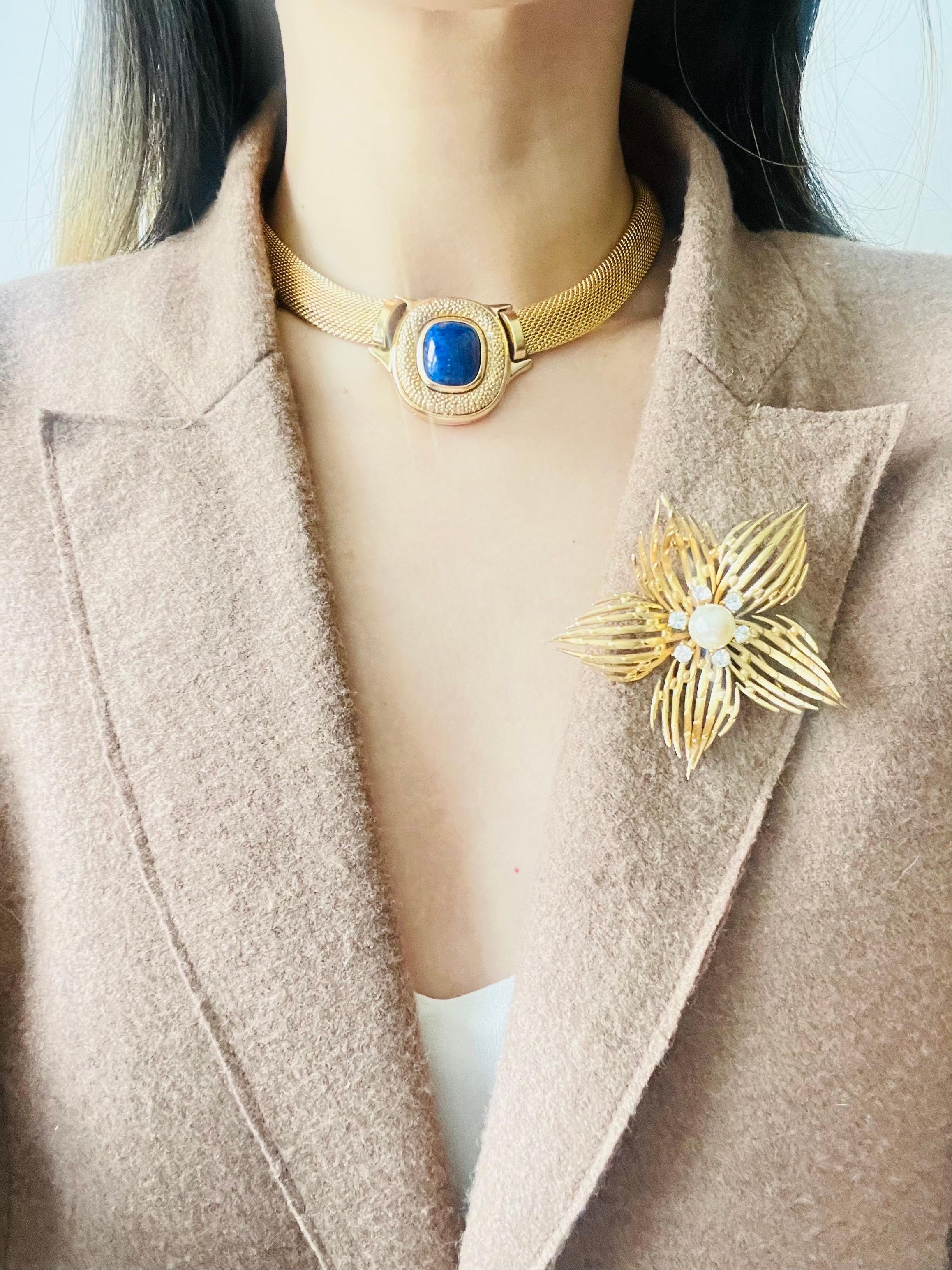 Christian Dior Collana vintage con ciondolo a cabochon in Lapis Navy e tessuto a maglia grossa in vendita 4