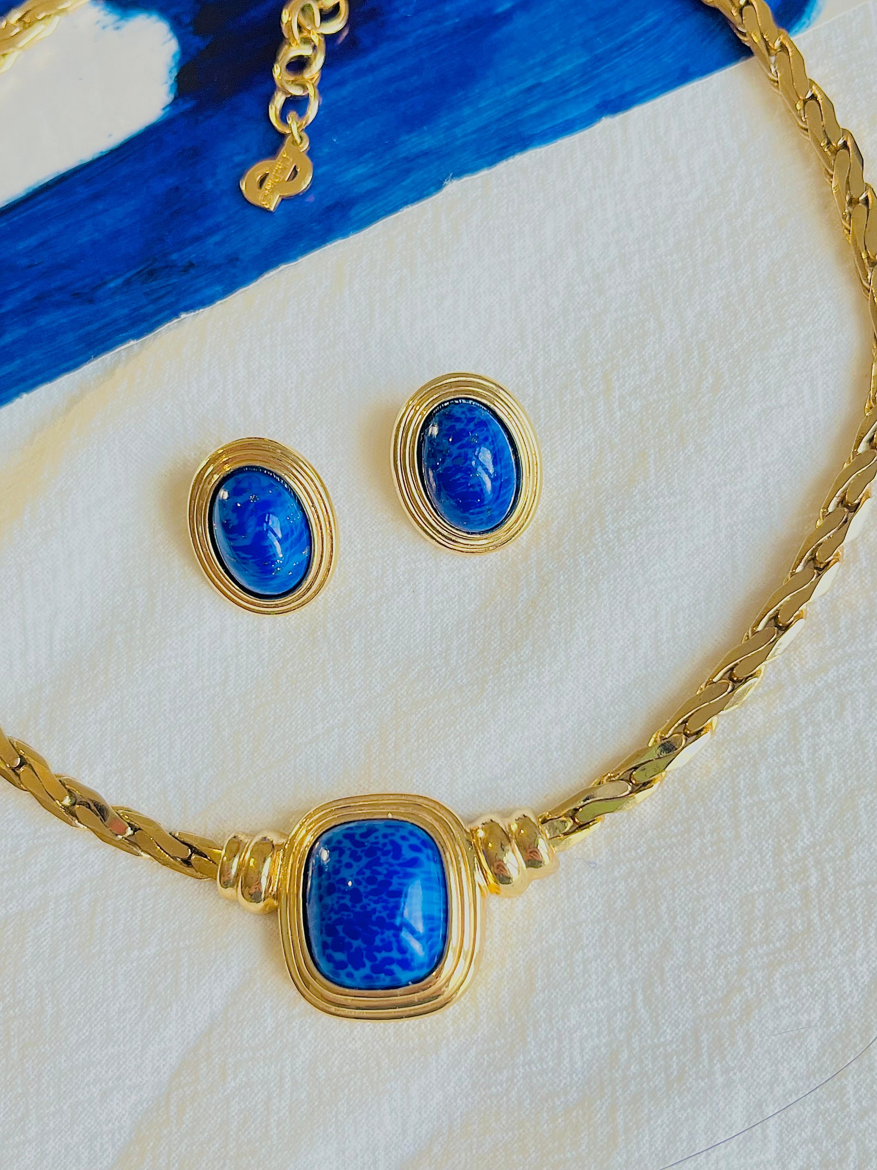 Christian Dior Vintage Lapislázuli Azul Marino Rectángulo Cabujón Ovalado Conjunto Collar Pendientes Barroco en venta
