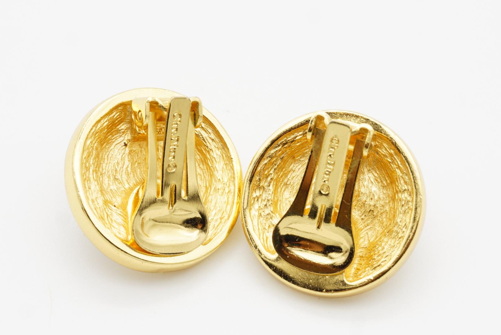 Christian Dior Orecchini a clip a cerchio grande con cristalli blu navy e perla bianca in vendita 7