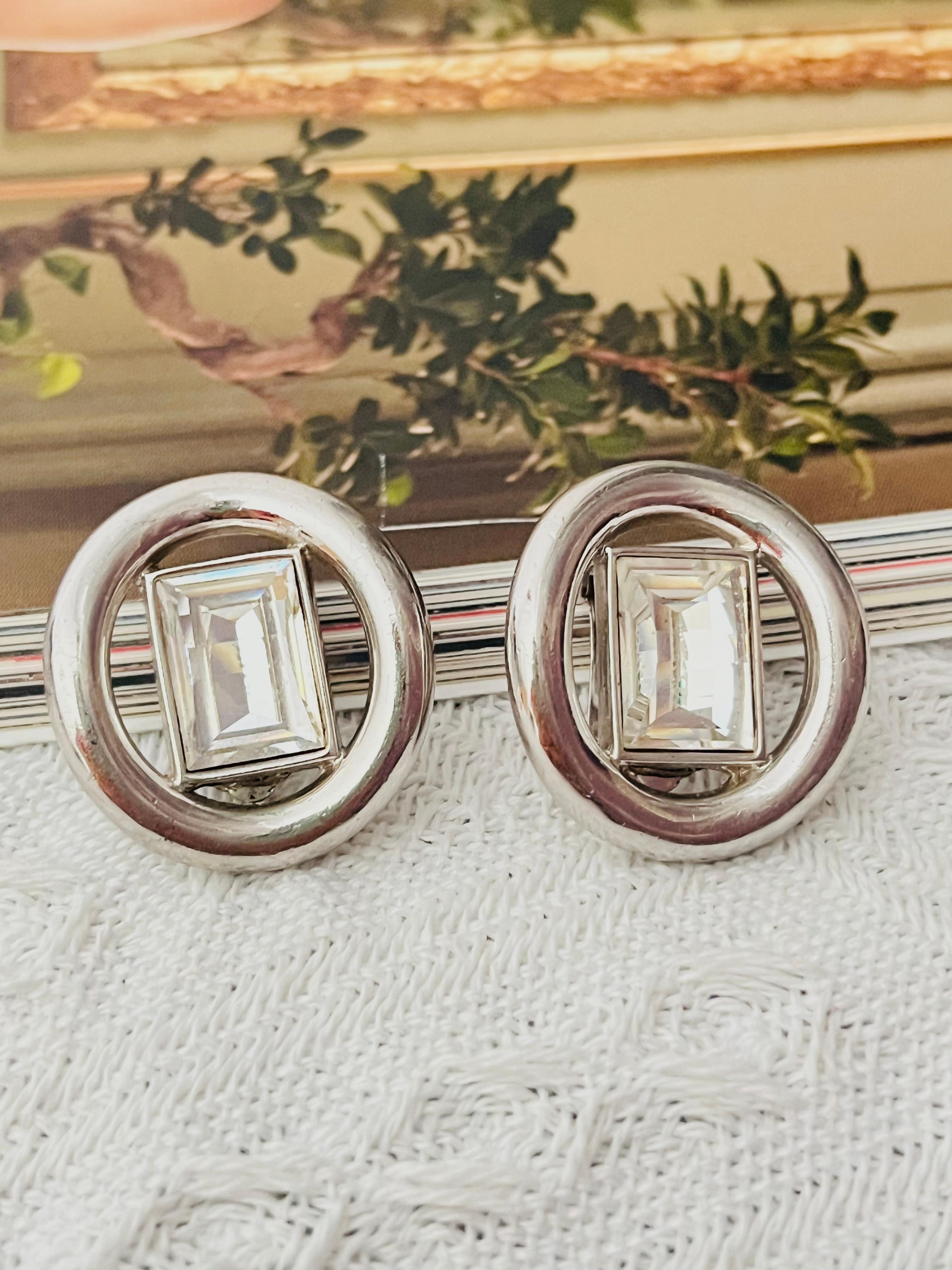 Christian Dior Vintage Gran Círculo Rectángulo Cristal Centelleante Pendientes de Plata en Bueno estado para la venta en Wokingham, England