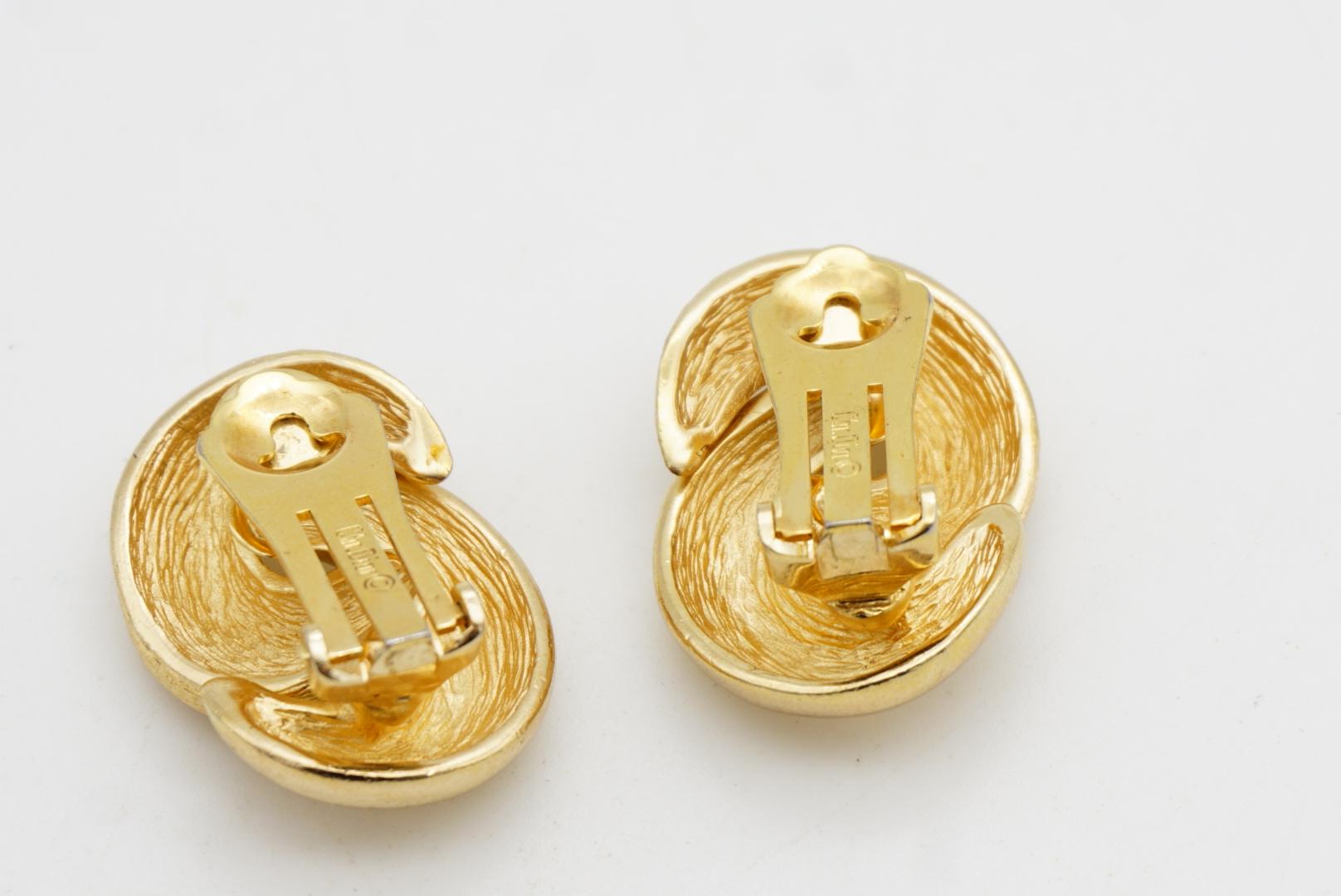 Christian Dior Vintage Large Interlocked Glow Matte Knot Chunky Gold Earrings For Sale 7