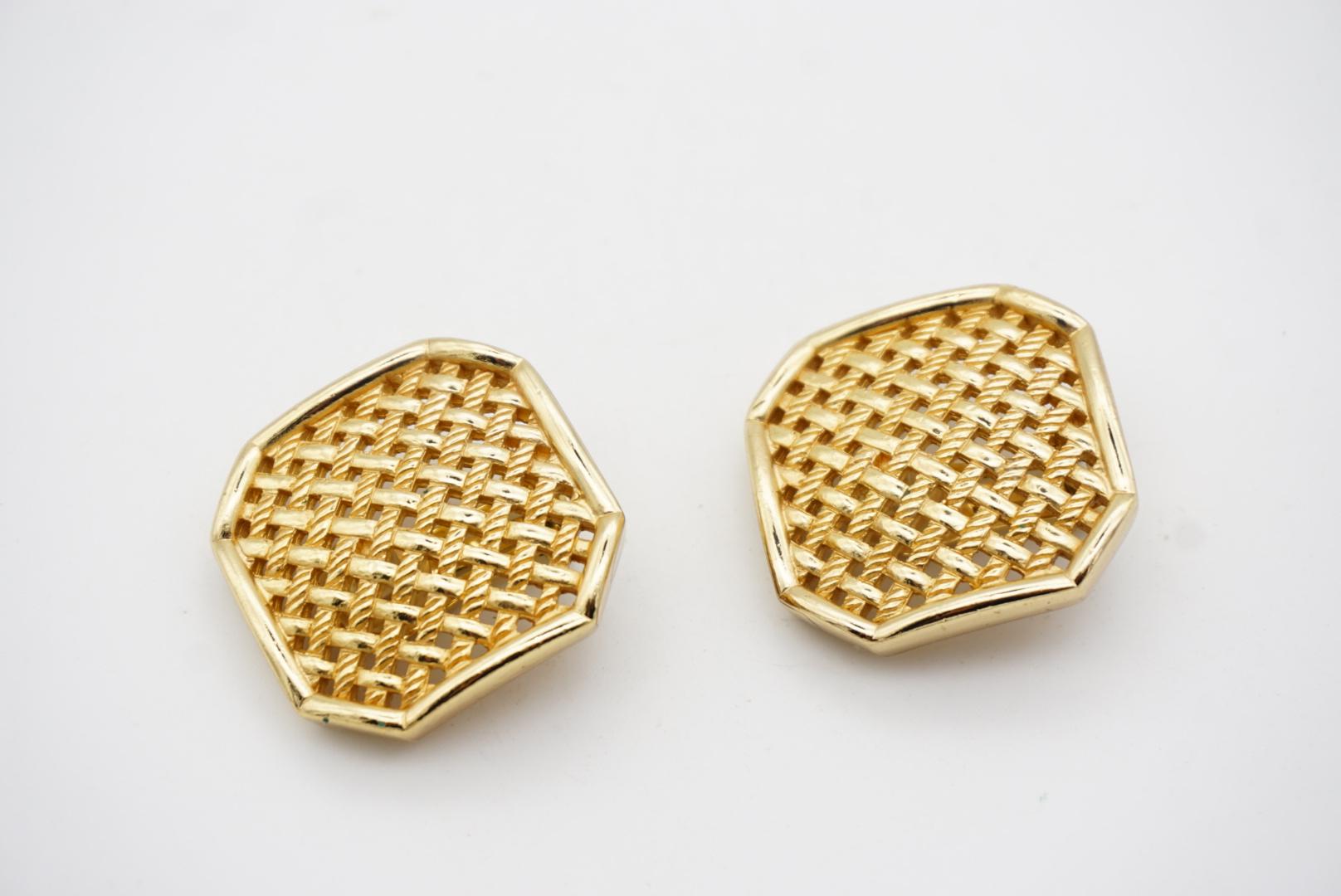 Christian Dior Vintage Gran Calado Octágono Malla Cuadrada Pendientes de Clip Gruesos en venta 3