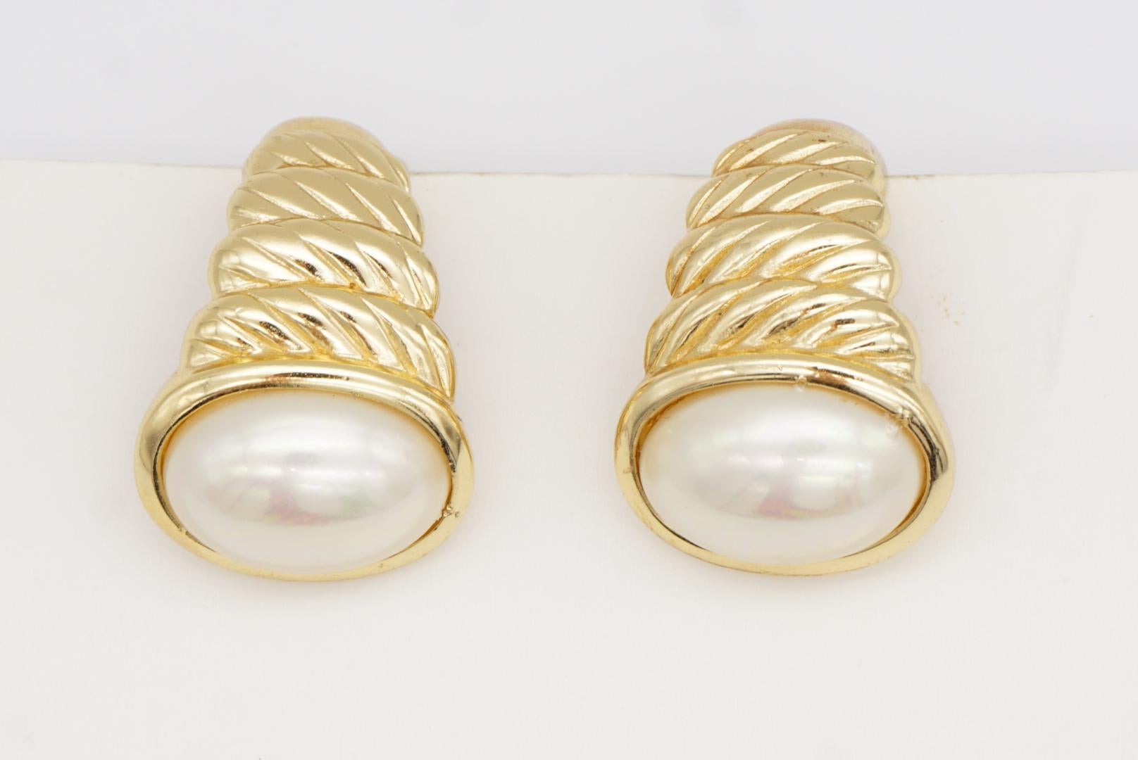 Christian Dior Vintage Large Oval White Pearl Conch Dome Chunky Clip Earrings For Sale 7