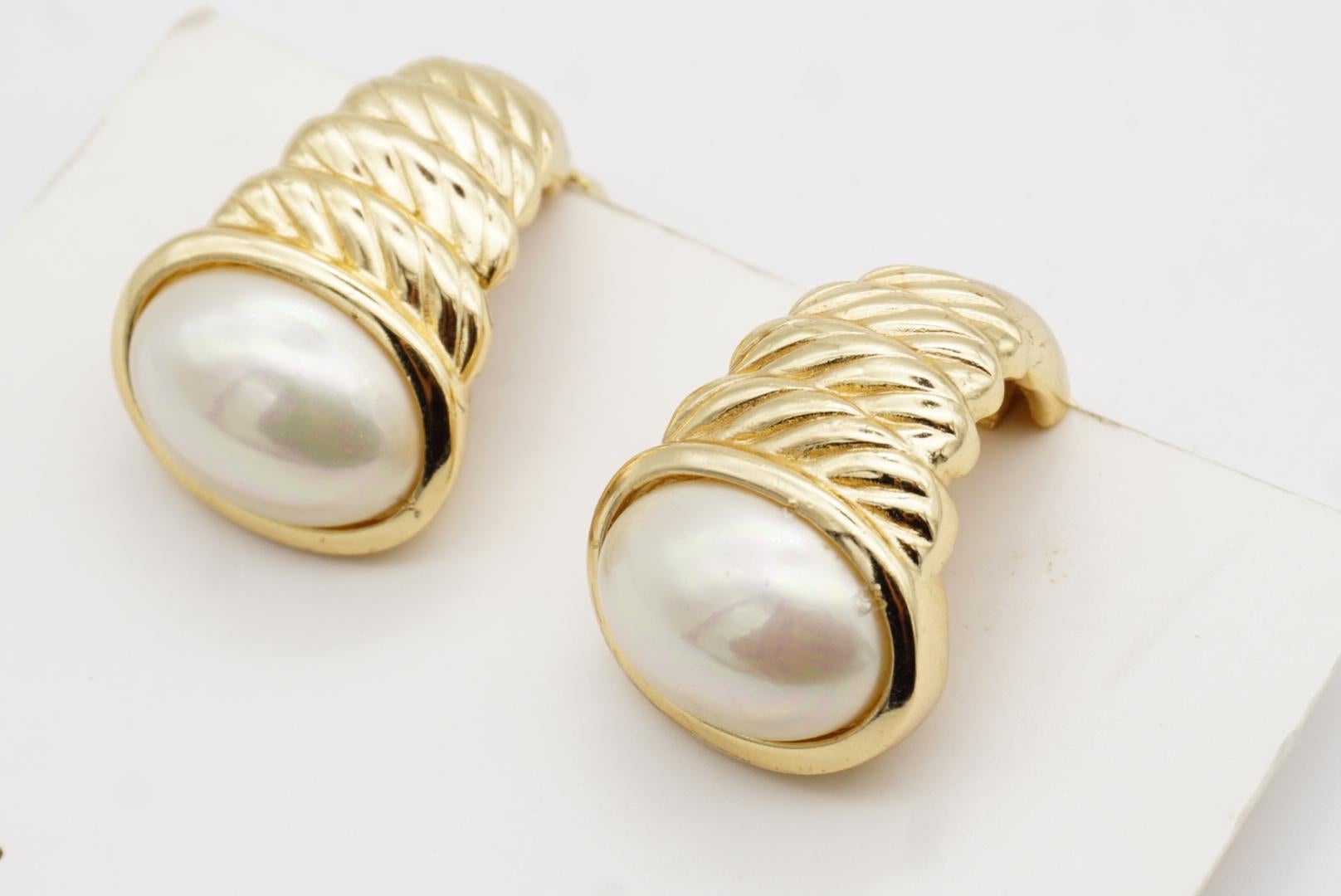 Christian Dior Vintage Large Oval White Pearl Conch Dome Chunky Clip Earrings For Sale 8