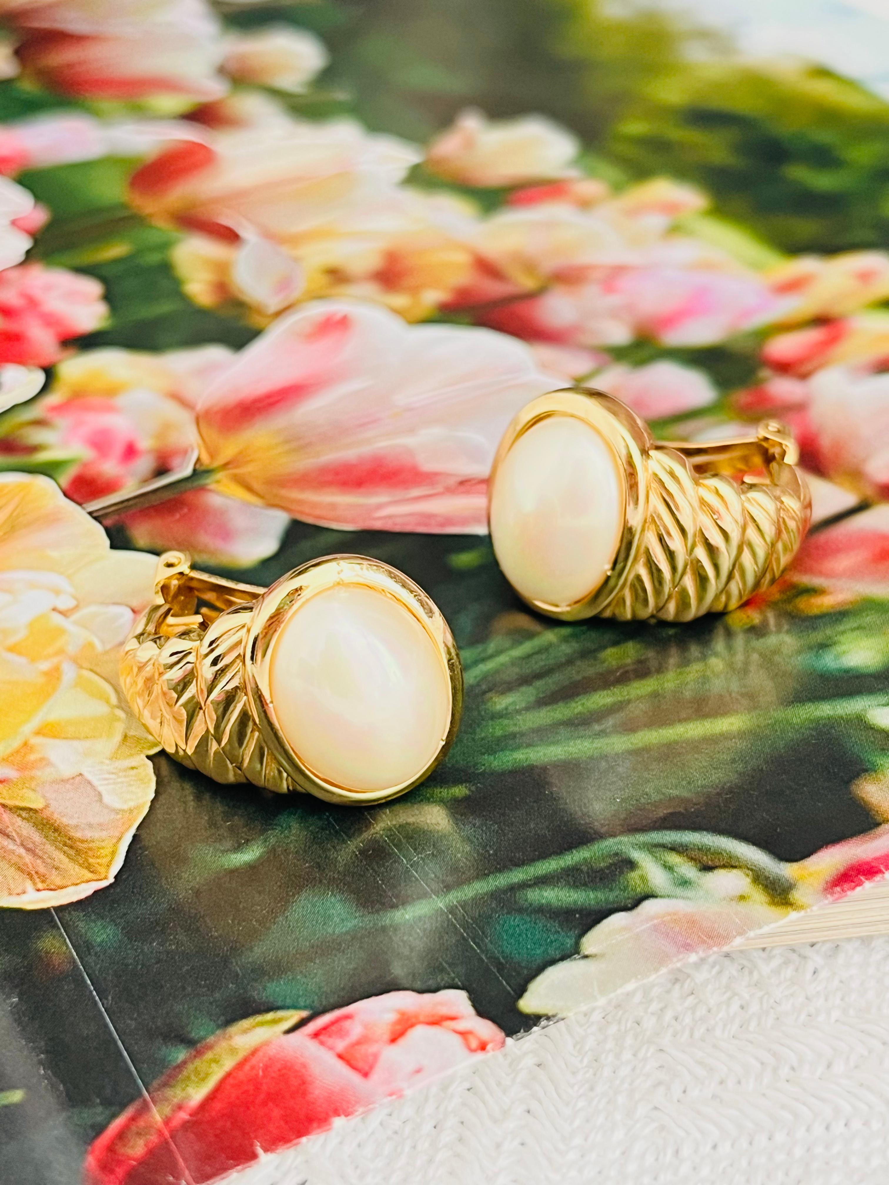 Christian Dior Vintage Large Oval White Pearl Conch Dome Chunky Clip Earrings For Sale 3