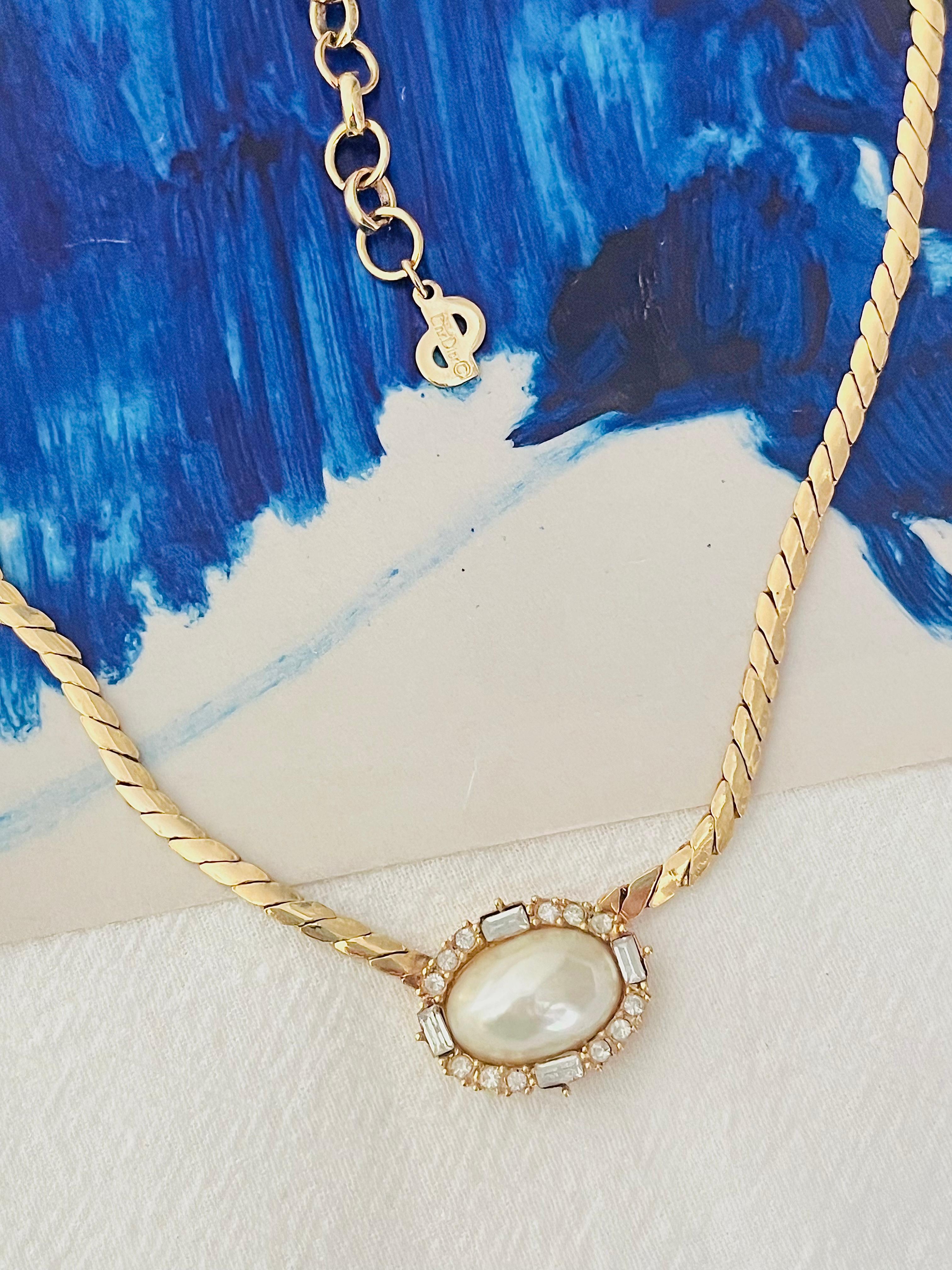 Christian Dior Vintage Large Oval White Pearl Rectangle Circle Crystal Necklace Art Decó en venta