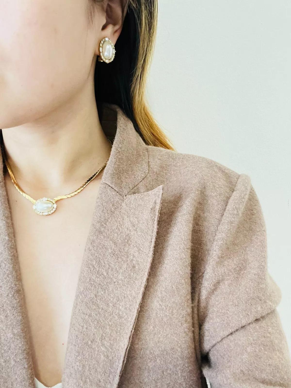 Christian Dior Vintage Large Oval White Pearl Rectangle Circle Crystal Necklace en venta 2