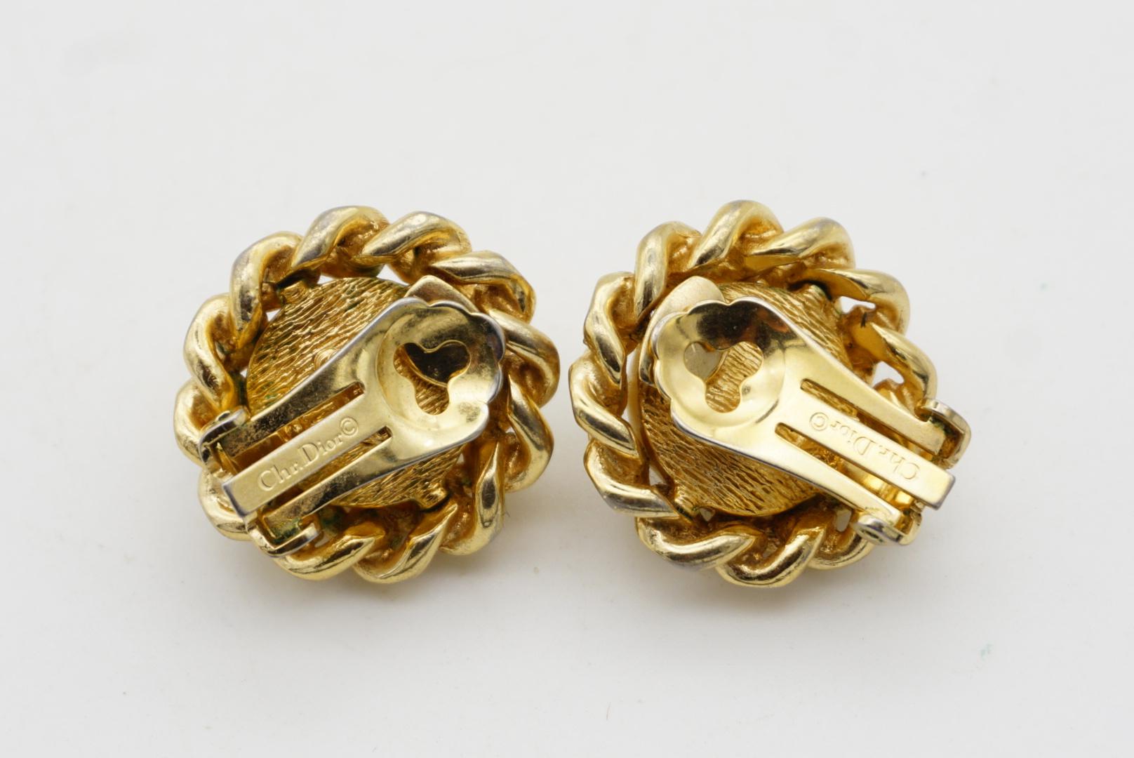 Christian Dior Vintage Pendientes redondos grandes de perlas blancas de cuerda entrelazada en venta 8