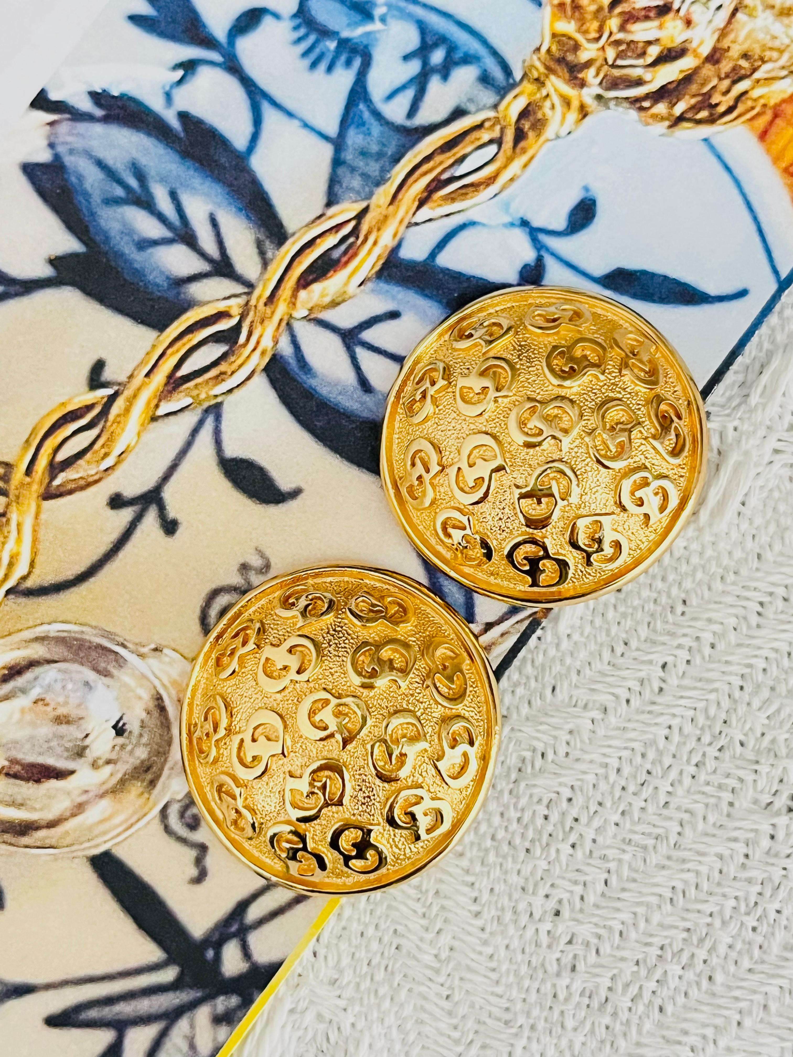 Christian Dior Vintage Large Whole Logo CD Monogram Round Circle Dome Earrings en Excelente estado para la venta en Wokingham, England
