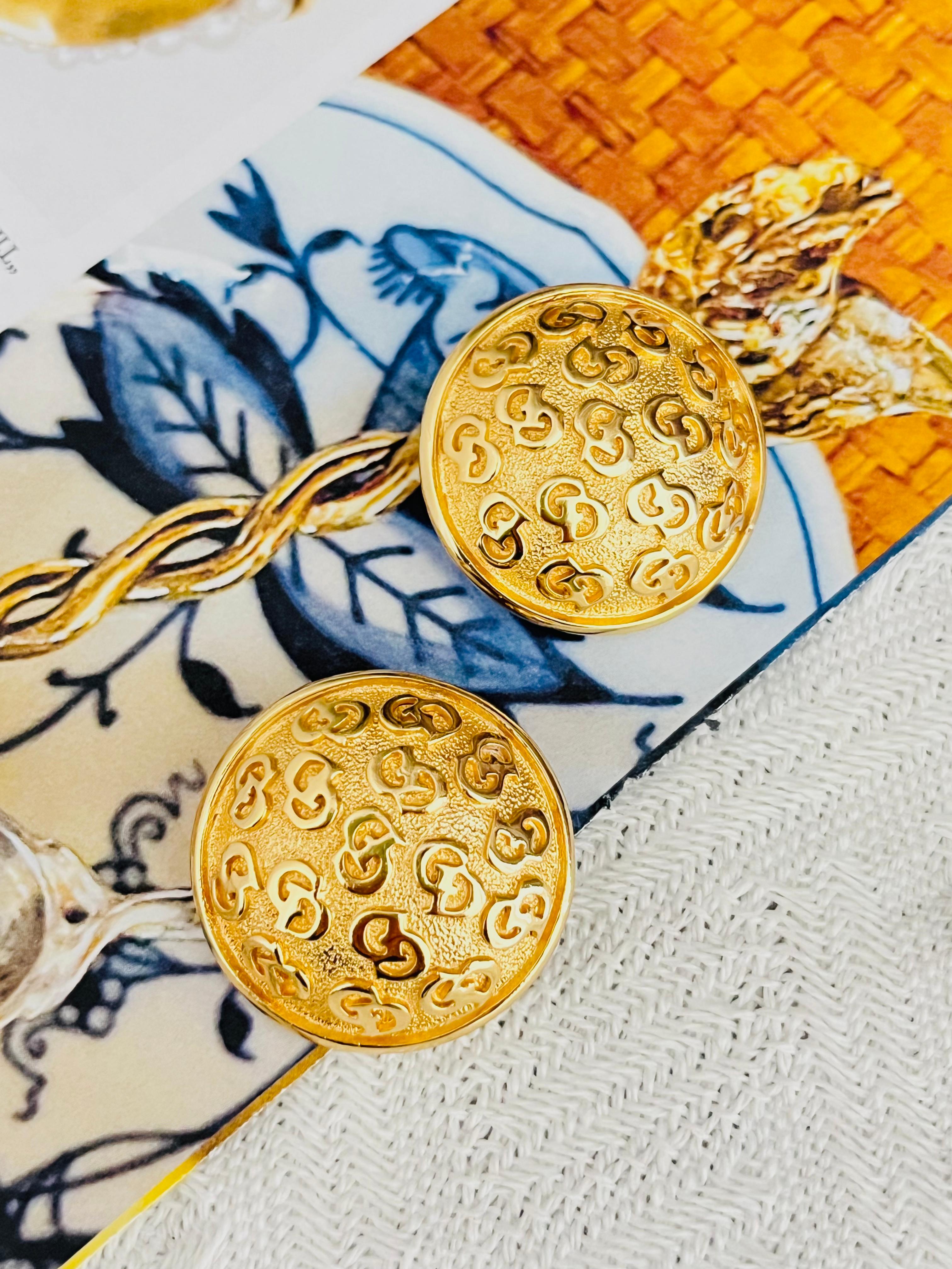 Femenino o masculino Christian Dior Vintage Large Whole Logo CD Monogram Round Circle Dome Earrings en venta