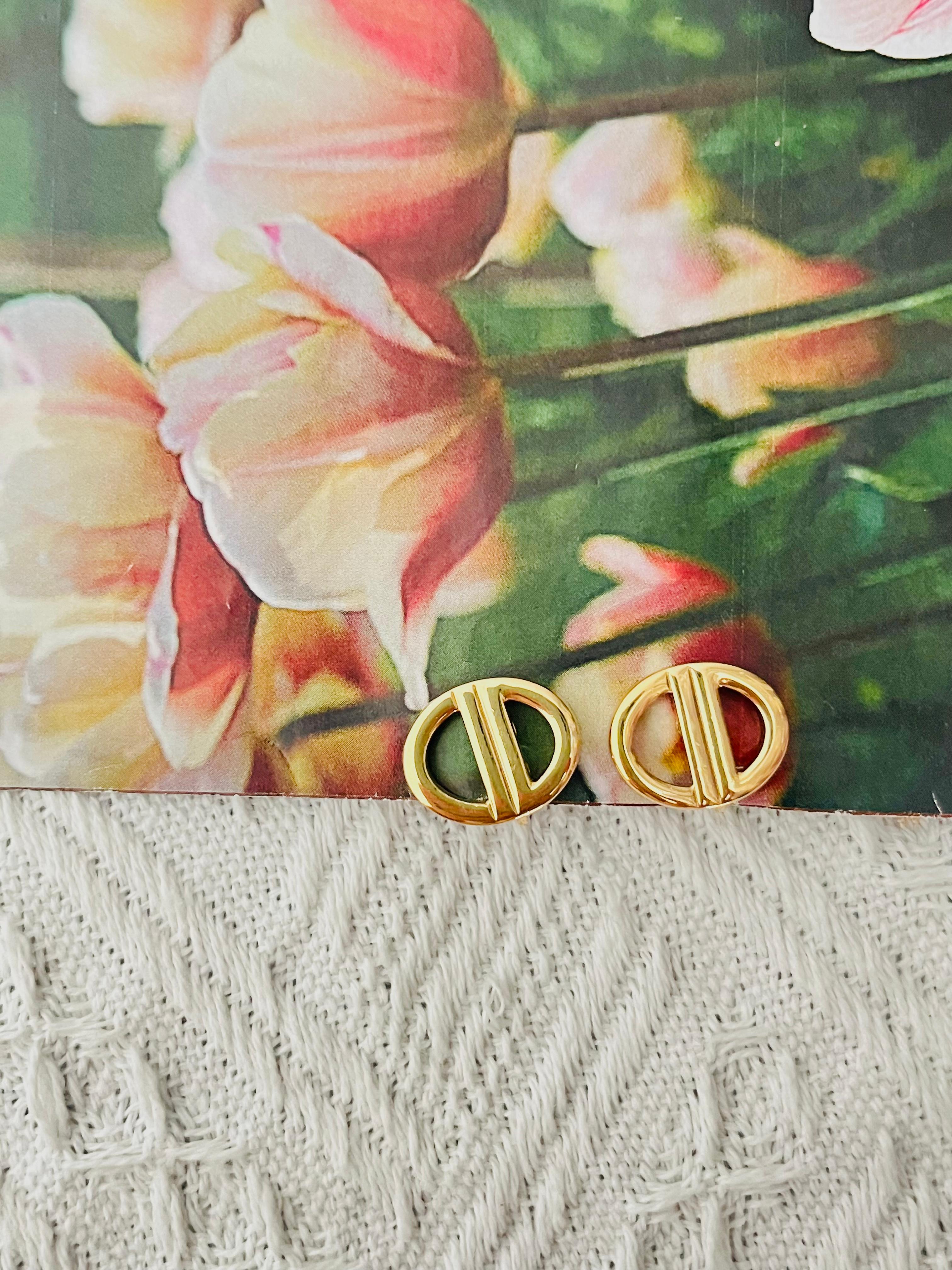 Christian Dior Vintage Logo CD Monogram Hallmark Classic Openwork Clip Earrings In Excellent Condition For Sale In Wokingham, England