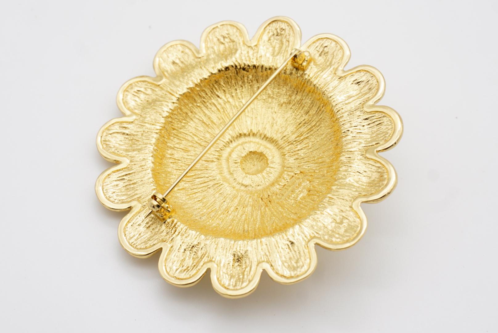 Christian Dior Vintage Esmeralda masiva Rubí Zafiro Cabujón Escudo Broche de oro 7