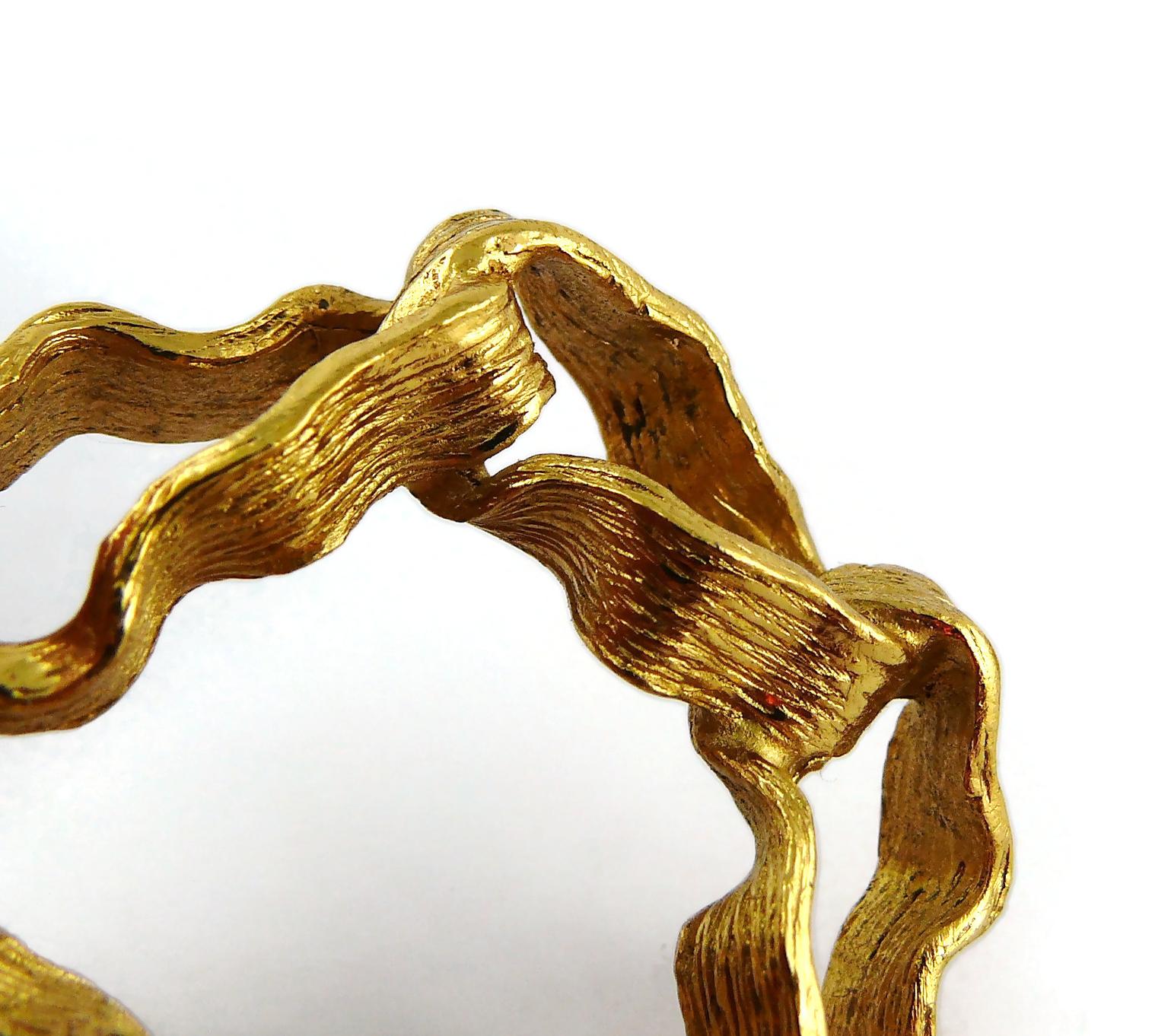 Christian Dior Créoles vintage en forme de chaîne en forme de dôme en or massif en vente 5