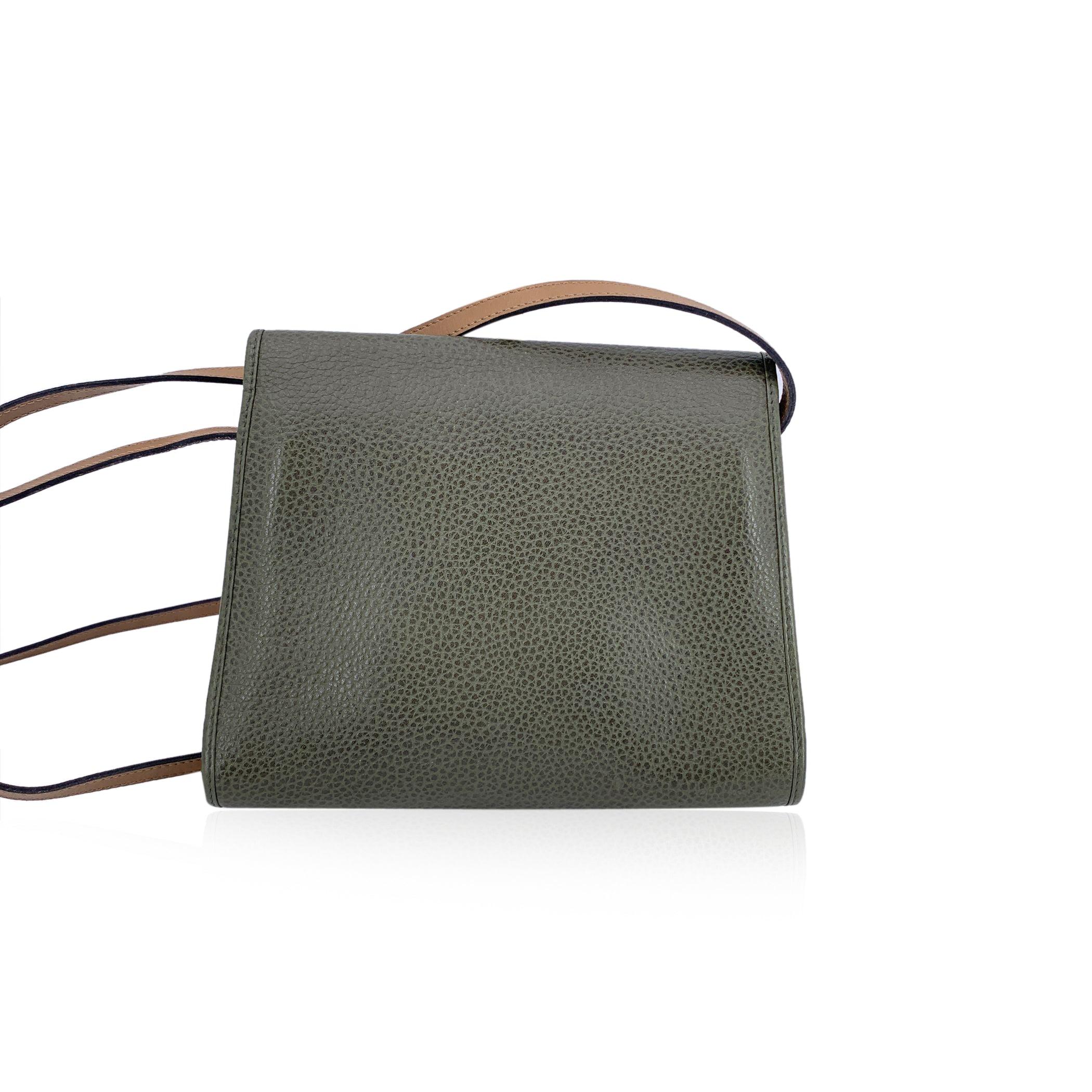 Gris Christian Dior Vintage Military Green Sac à bandoulière en cuir à rabat en vente