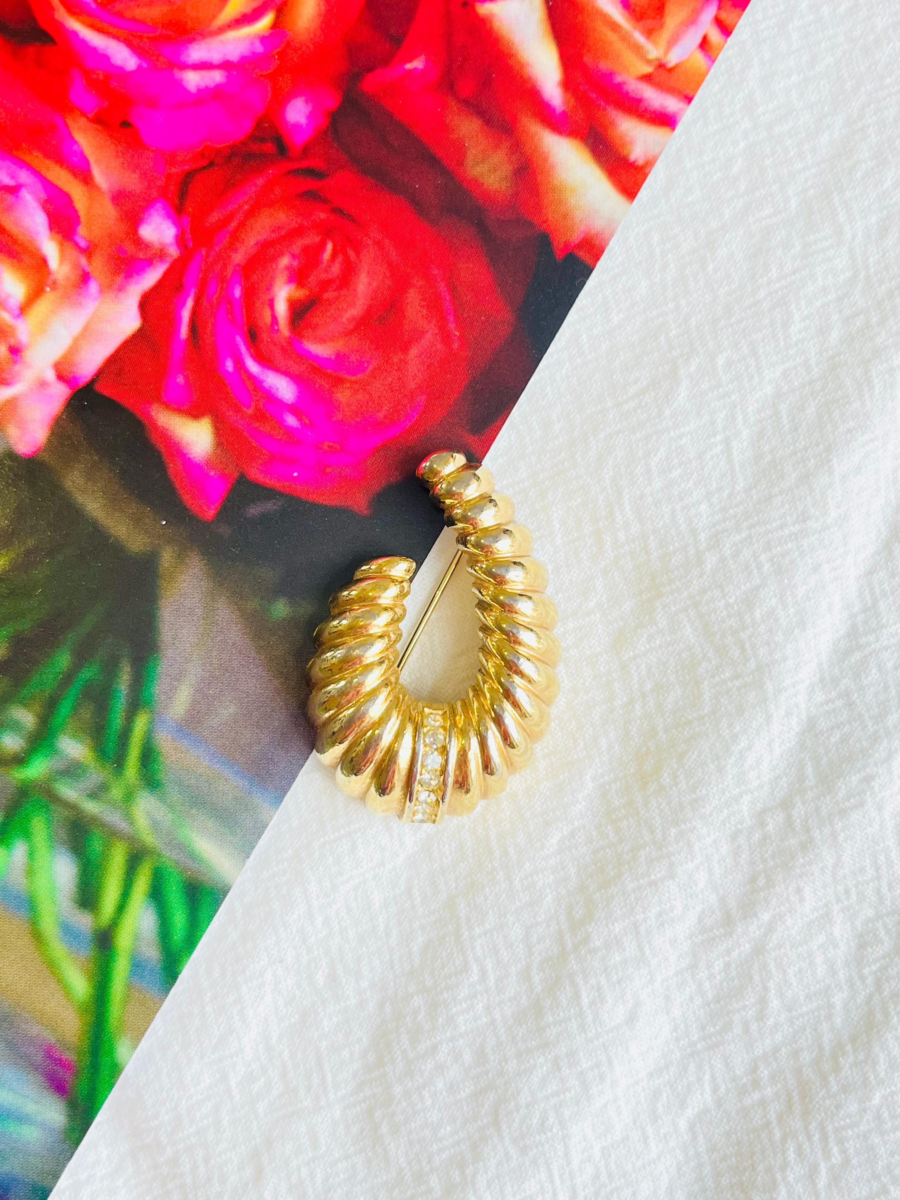Women's or Men's Christian Dior Vintage Modernist Croissant Oval Horn Swirl Crystal Gold Brooch