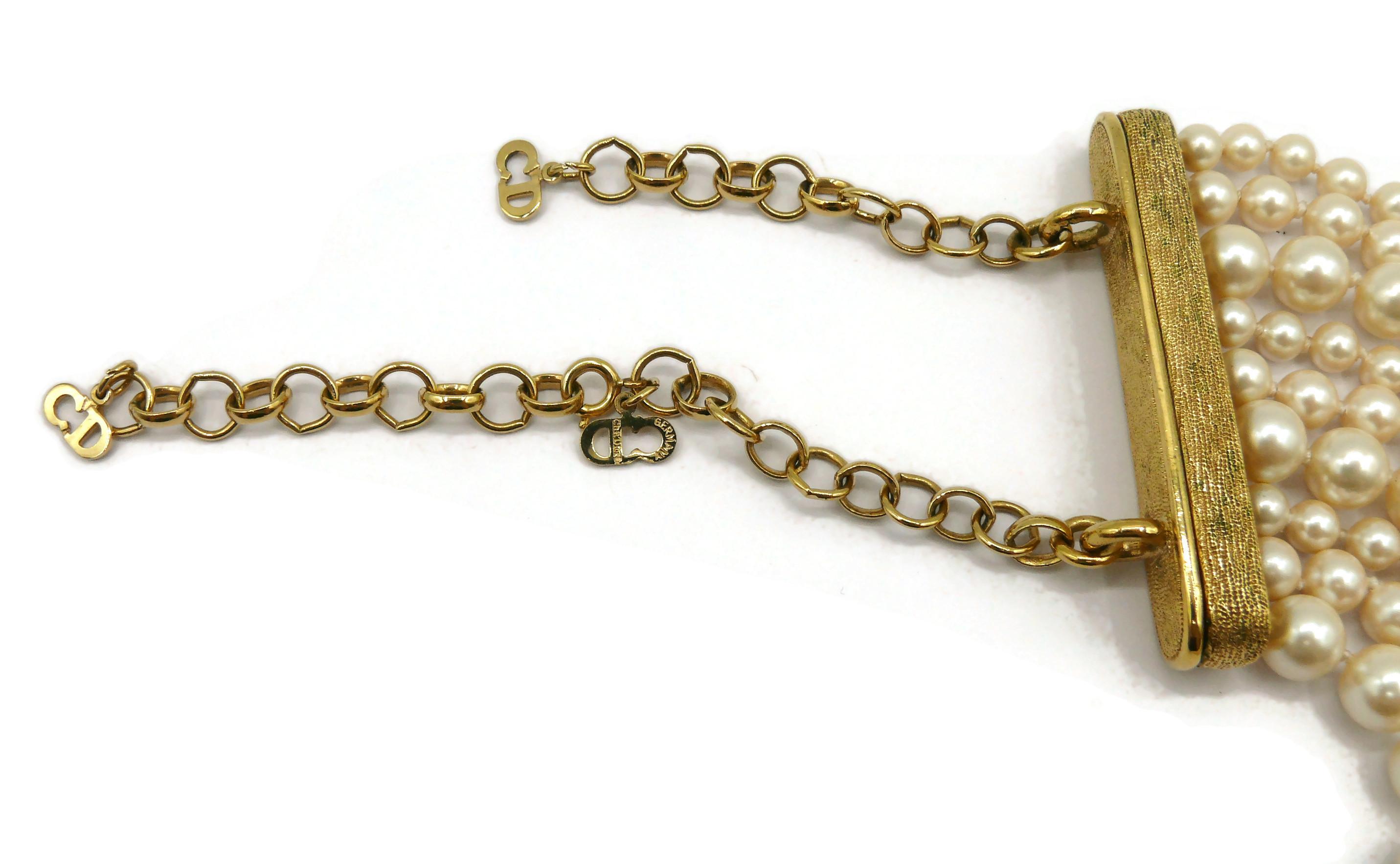 CHRISTIAN DIOR Vintage Mehrreihige Vintage-Halskette aus Kunstperlen im Angebot 2