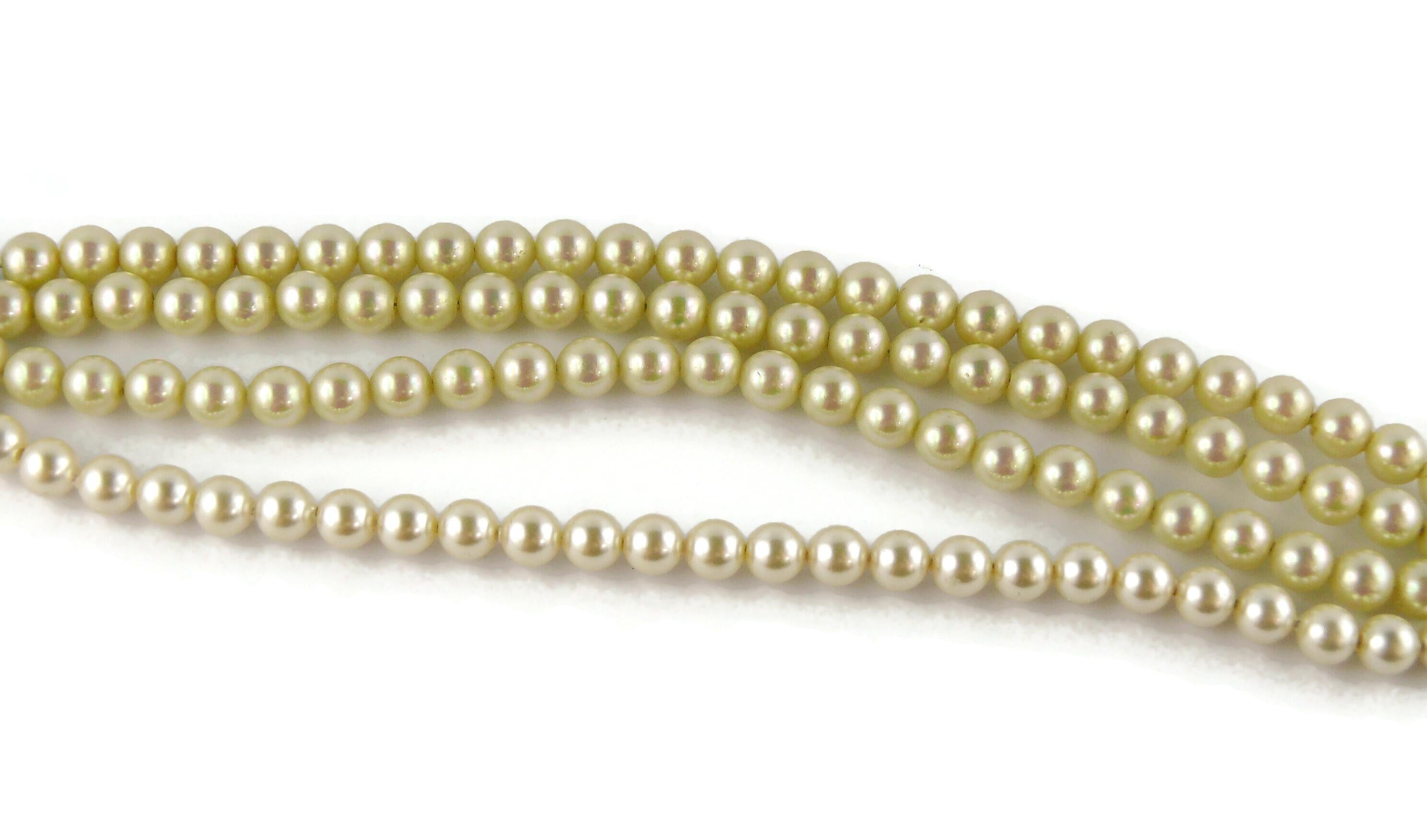 Christian Dior Vintage Mehrstrang Perlen Logo Choker Halskette im Zustand „Gut“ im Angebot in Nice, FR