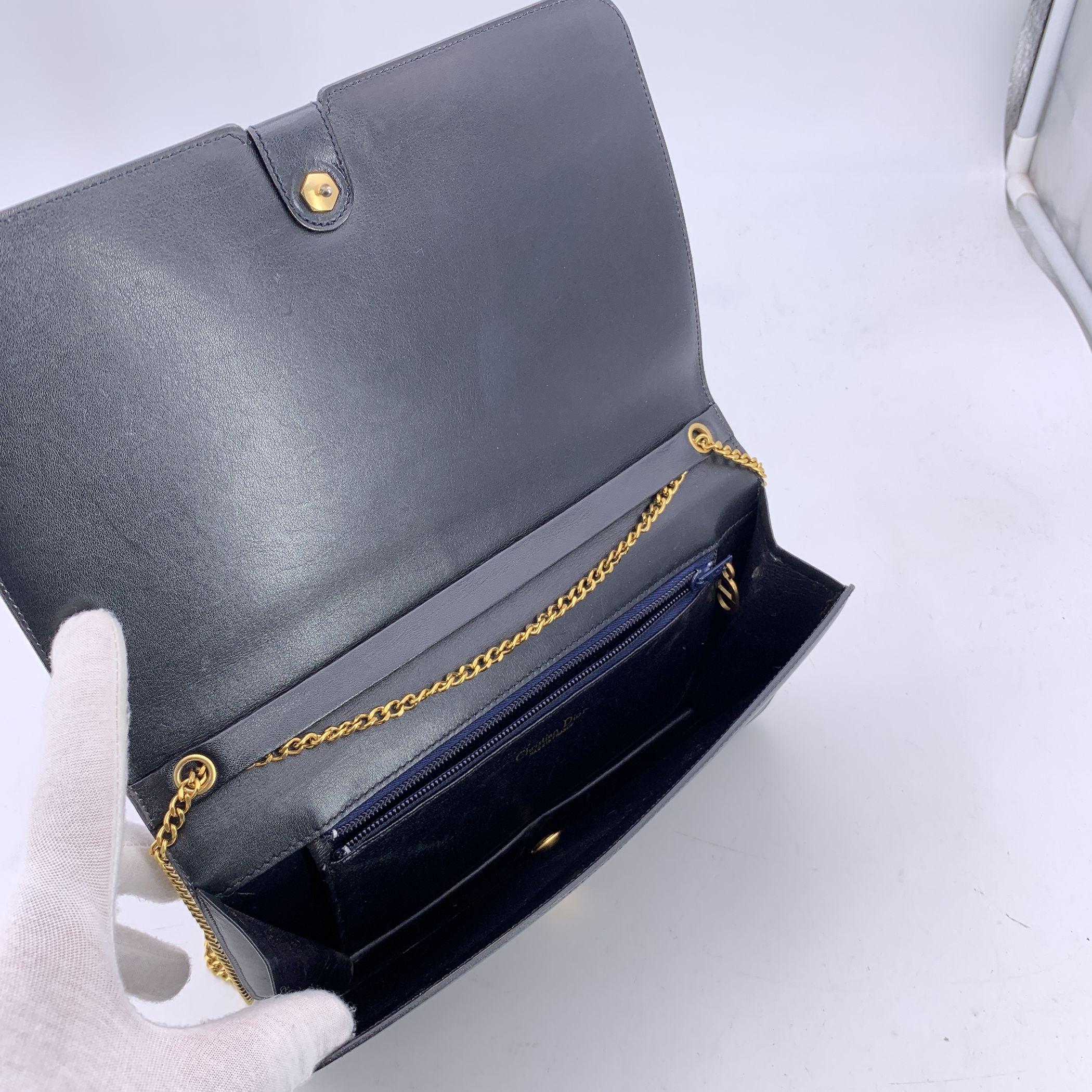 Christian Dior Vintage Bolso con solapa de piel azul marino en Bueno estado para la venta en Rome, Rome