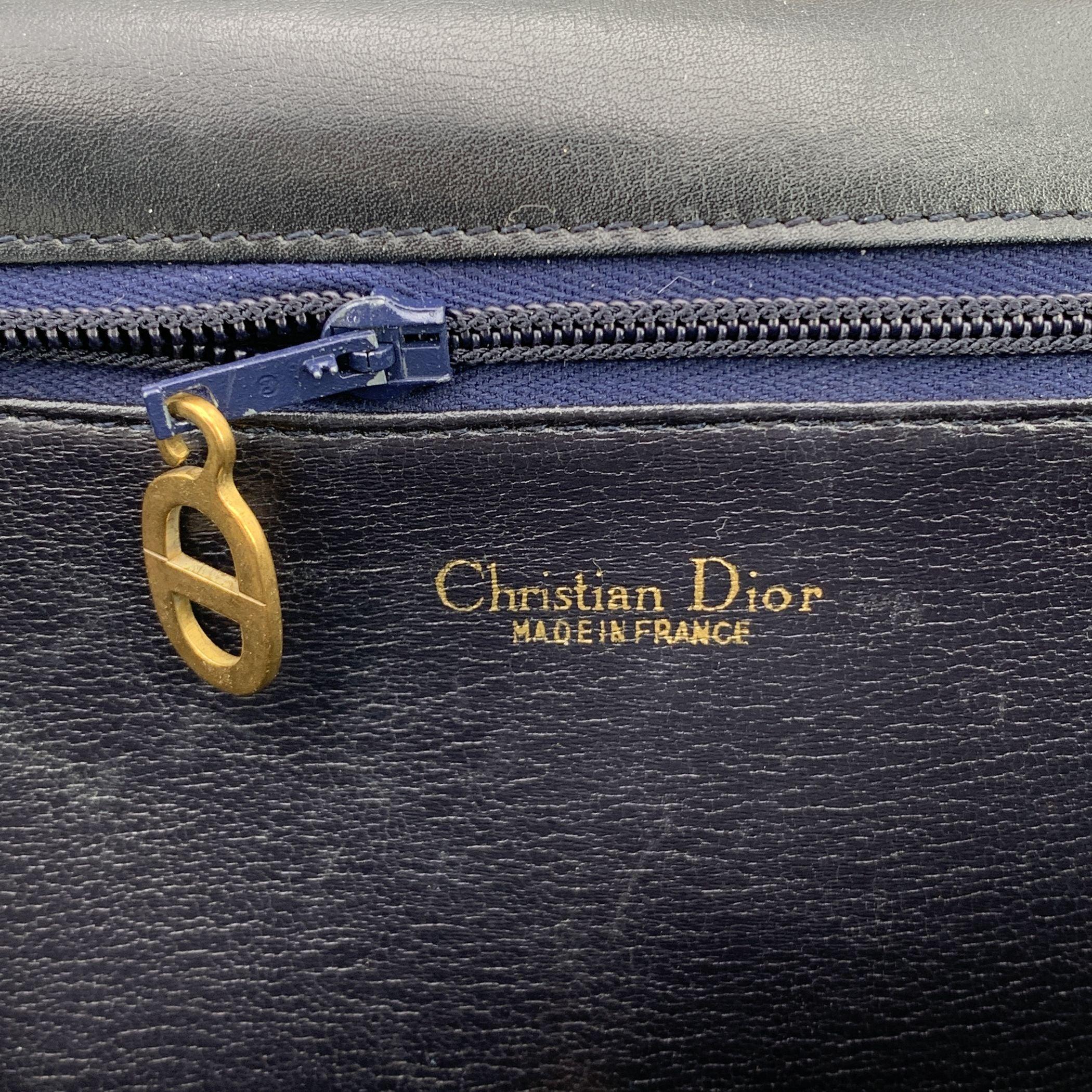 Christian Dior Vintage Bolso con solapa de piel azul marino en venta 1