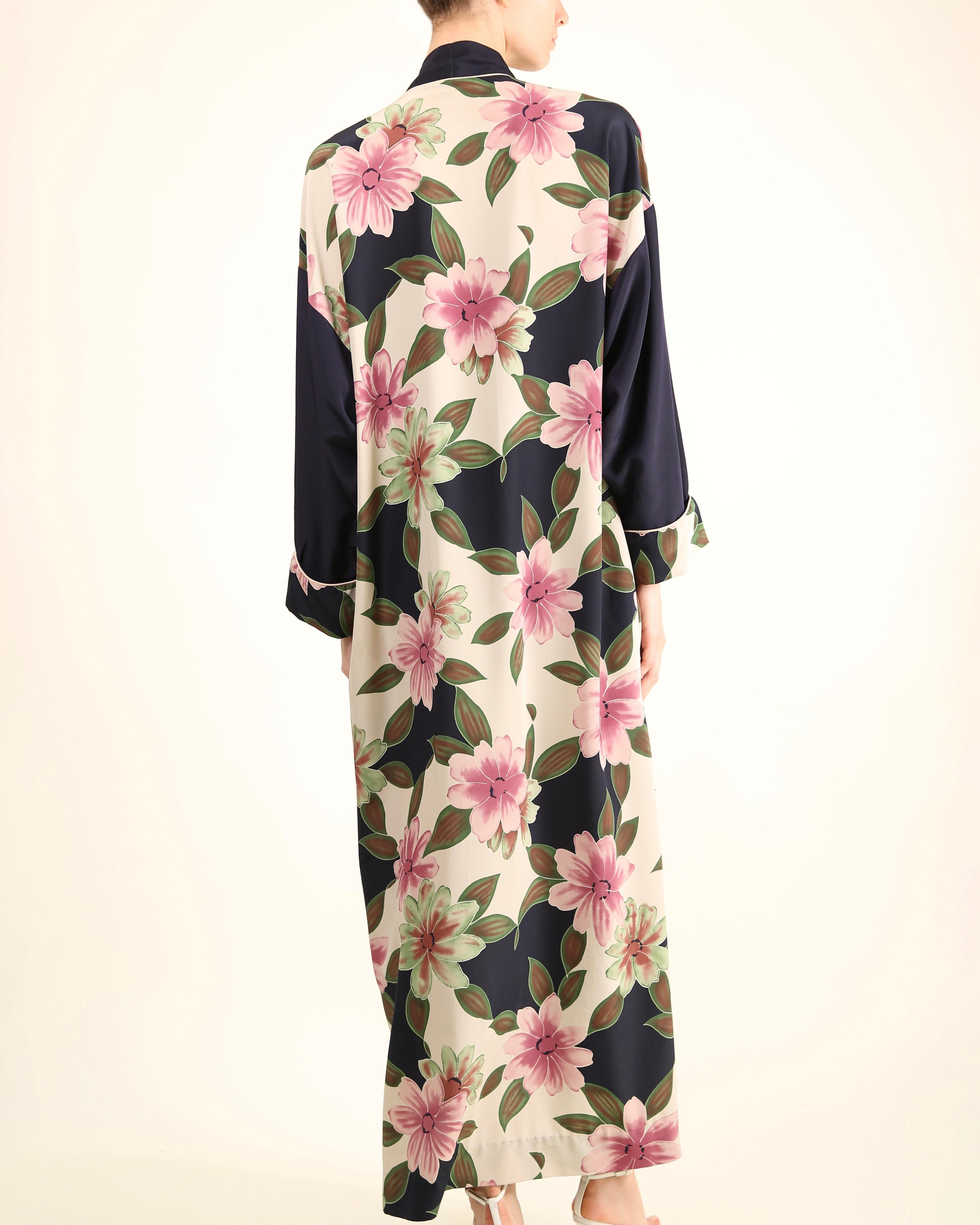 Christian Dior Vintage Marineblaues übergroßes Kleidmantel-Nachtkleid mit Blumenmuster im Angebot 6