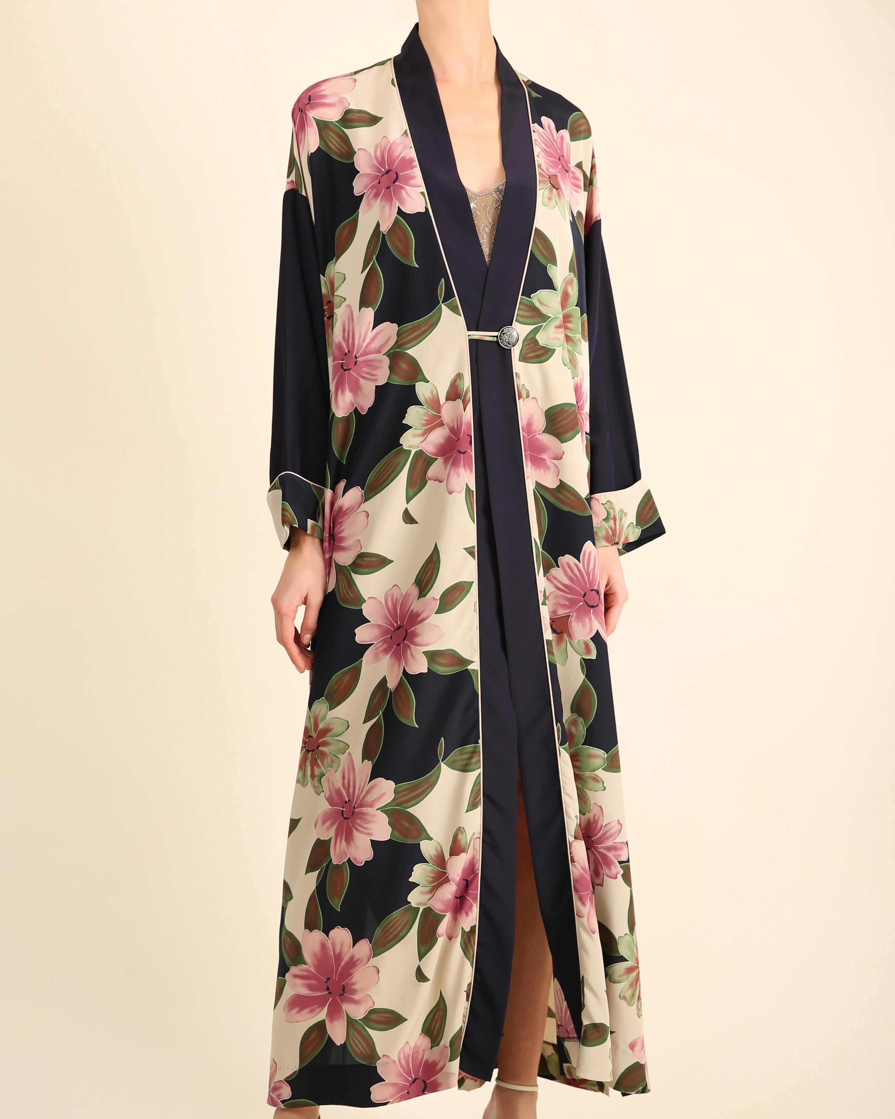 Christian Dior Vintage Marineblaues übergroßes Kleidmantel-Nachtkleid mit Blumenmuster im Angebot 3