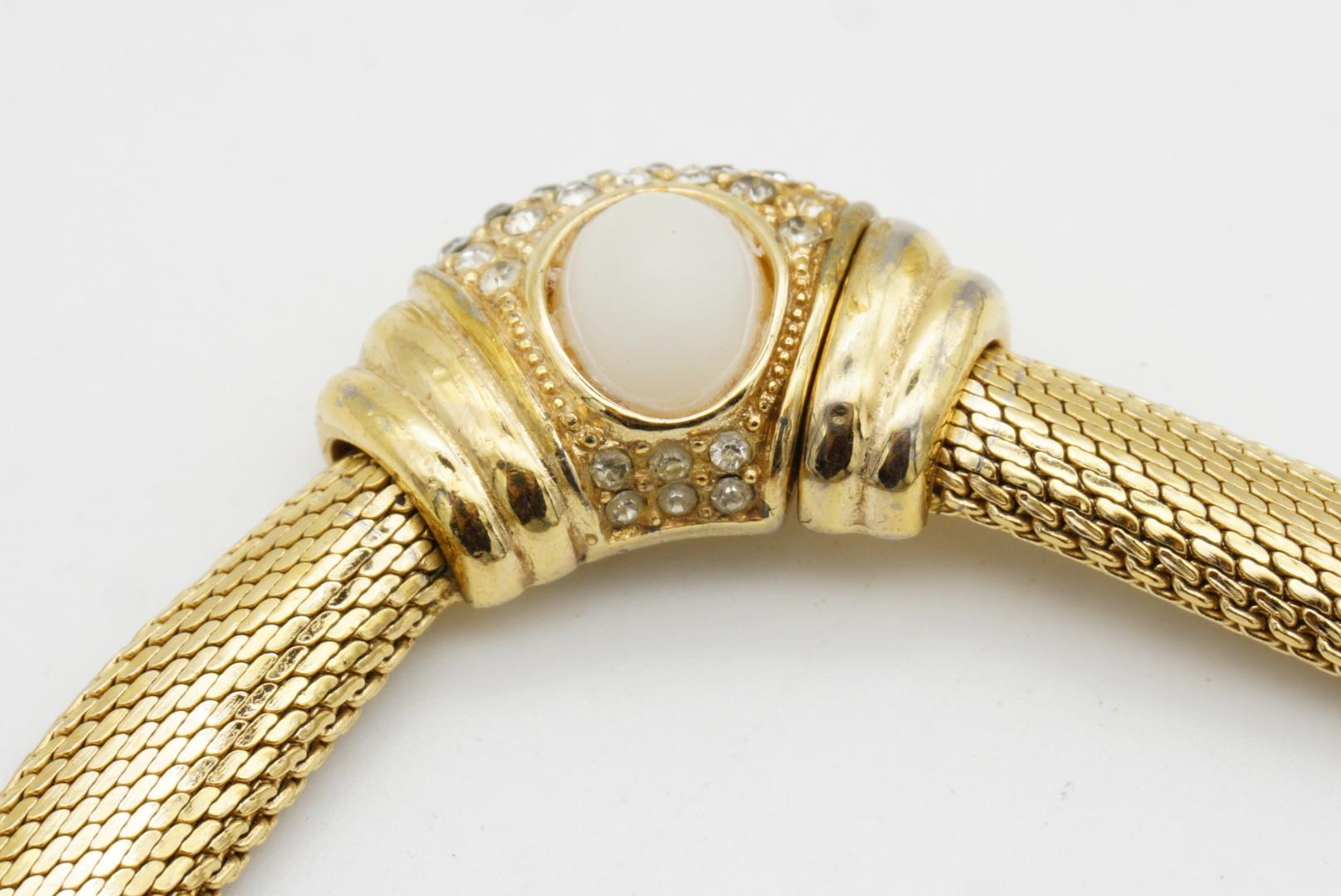 Christian Dior Vintage Oval Milchig Weiß Ovale Kristalle Knopf Omega Mesh Halskette im Angebot 5