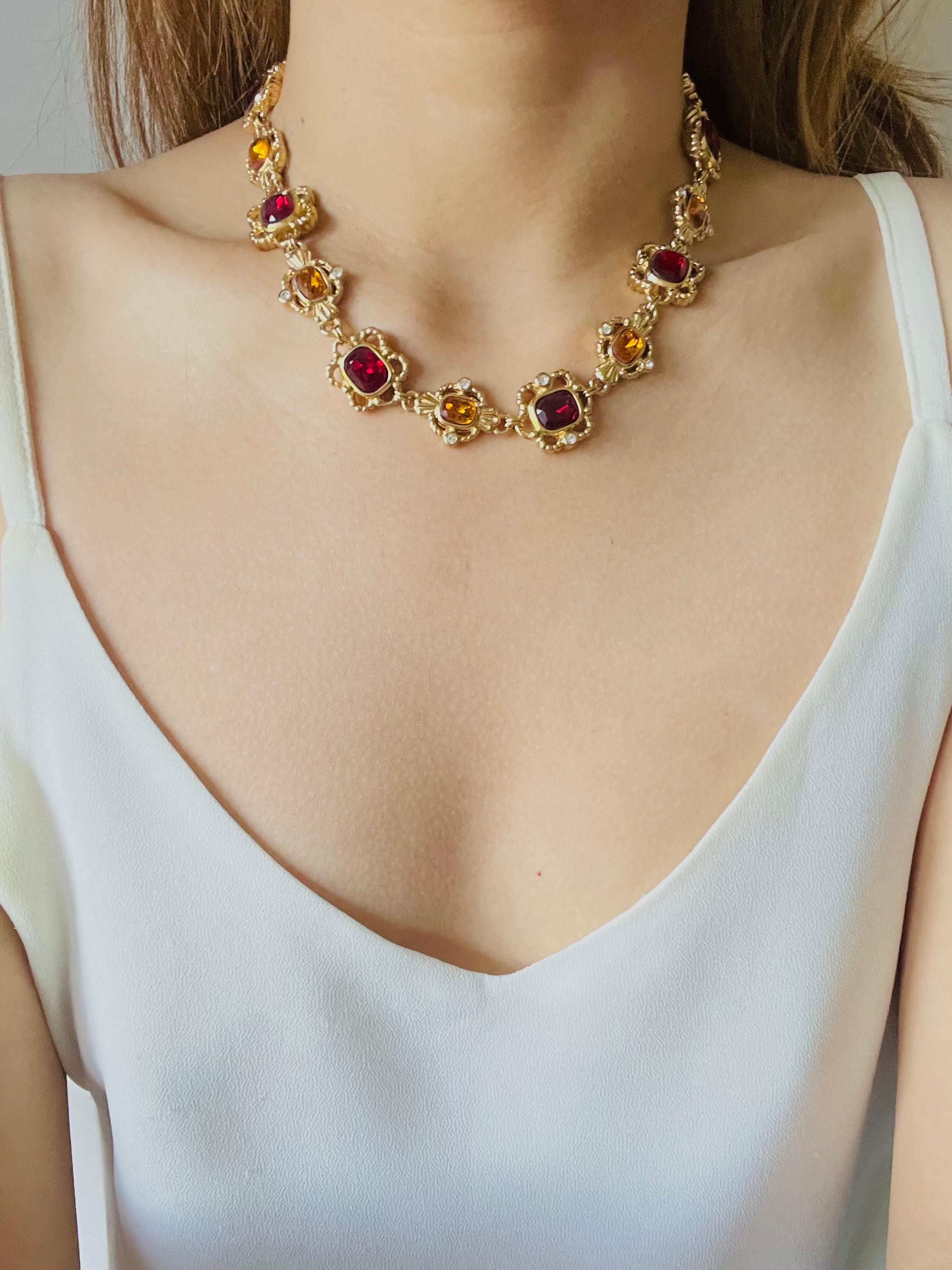Christian Dior Collana ovale ovale di rubino, citrino e topazio con fiori traforati in vendita 1