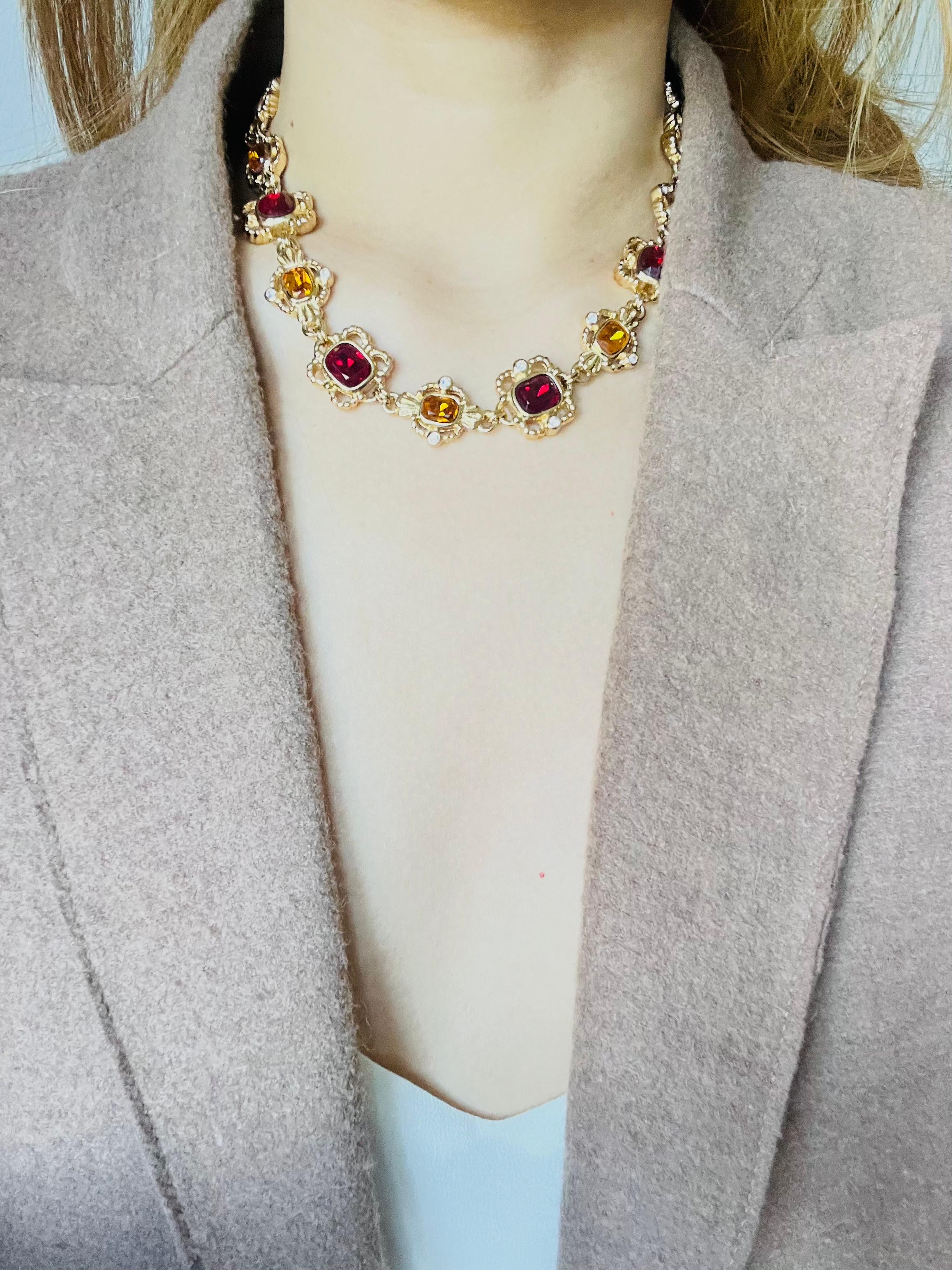 Christian Dior Collana ovale ovale di rubino, citrino e topazio con fiori traforati in vendita 1