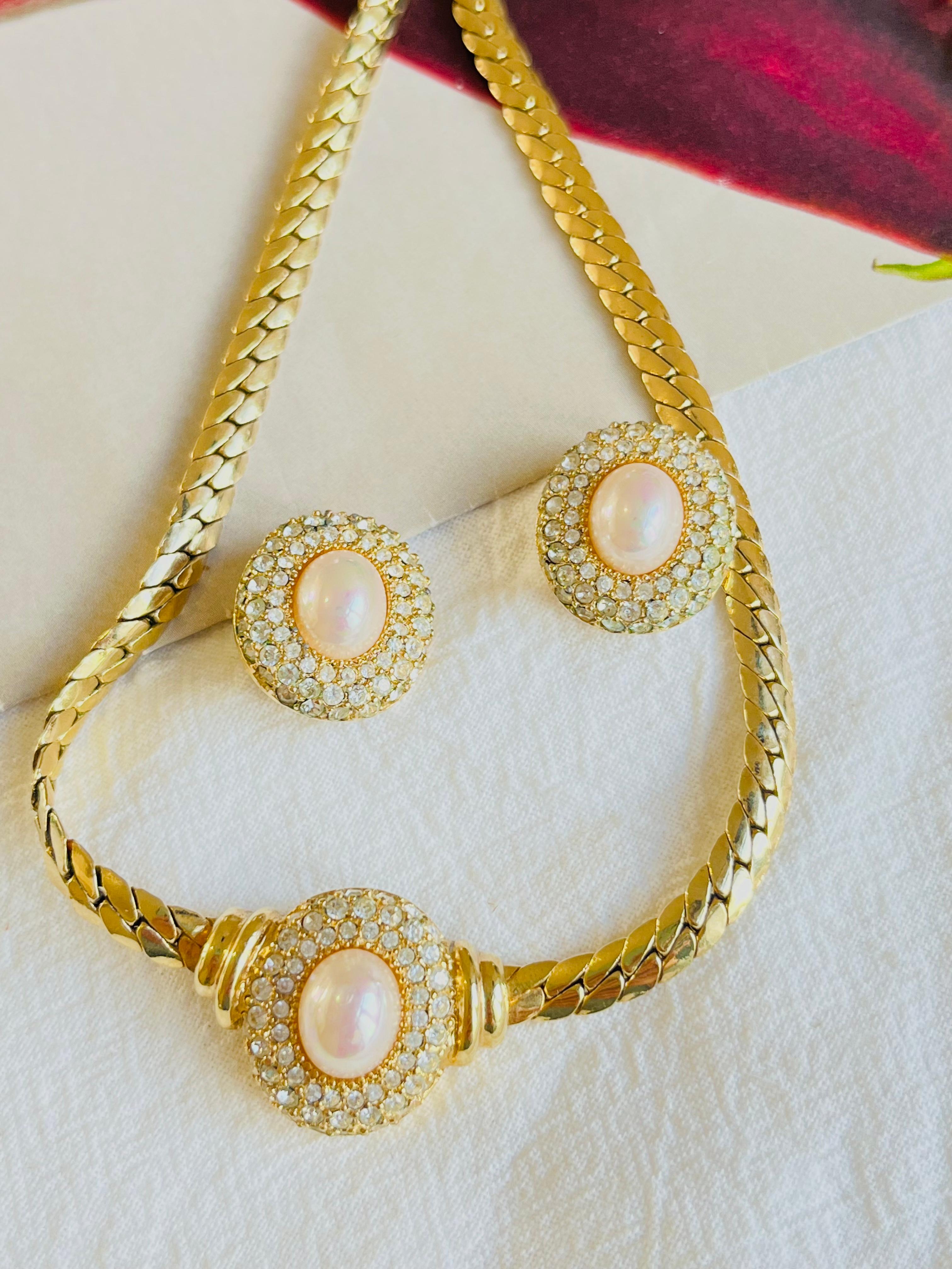 Christian Dior Vintage Oval White Pearl Crystals Set Pendant Necklace Earrings For Sale 1
