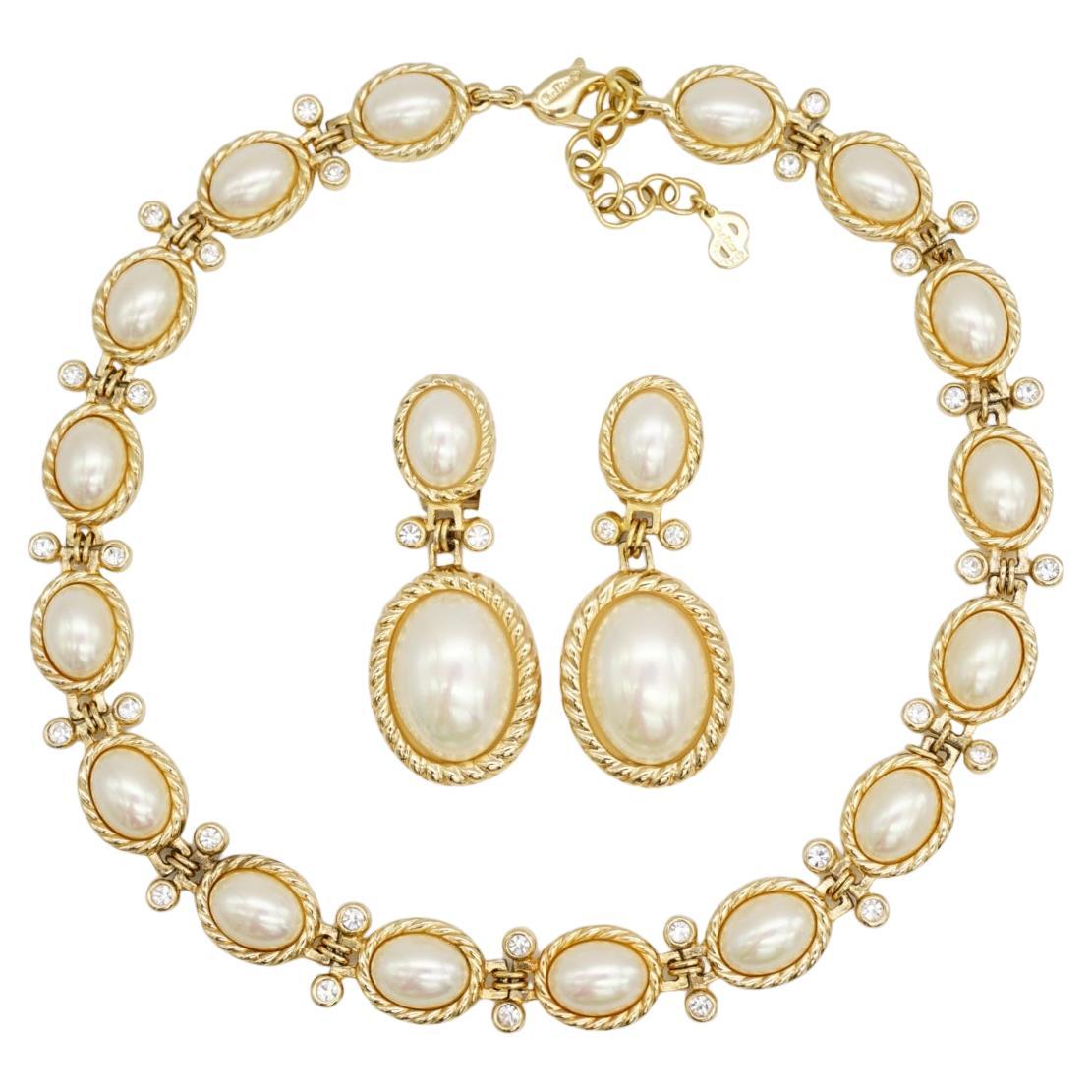 Christian Dior Perle d
epoca bianche ovali intere Cristalli in rilievo a goccia 2 set