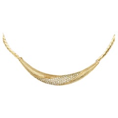 Christian Dior Vintage – Halskette mit seltenem, goldfarbenem Mondanhänger in Form eines langen Halbmondes mit Kristallen