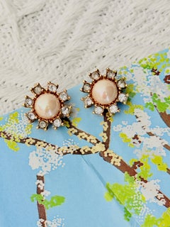 Orecchini Christian Dior vintage rari in oro con perla bianca a forma di cerchio e cristalli scintillanti