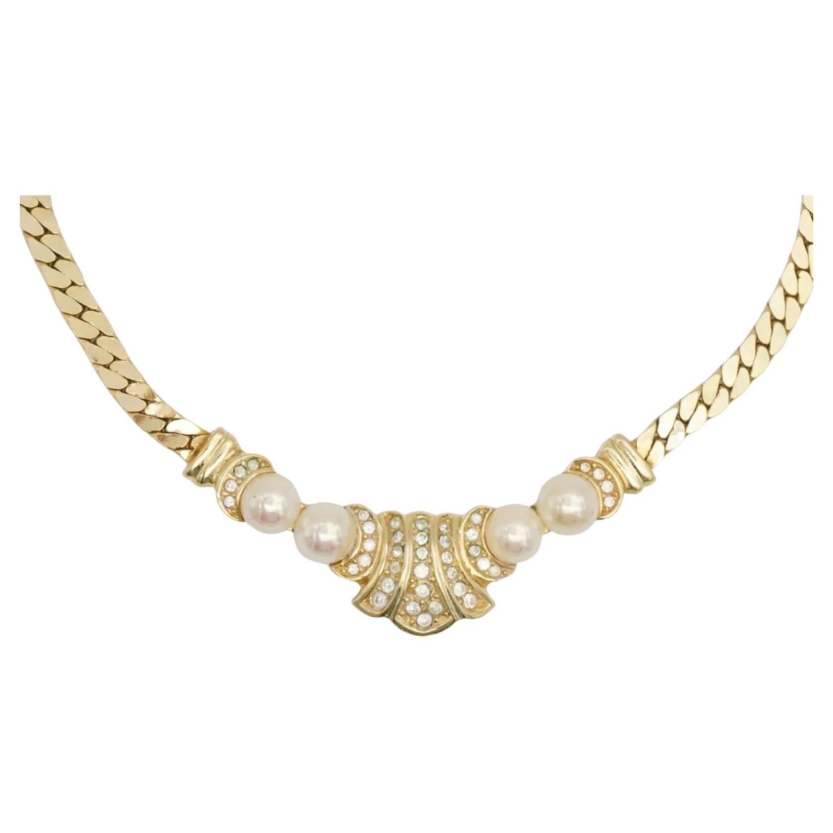 Collar de Christian Dior vintage con colgante de cristal en forma de abanico lunar, oro y perlas blancas, pieza única
