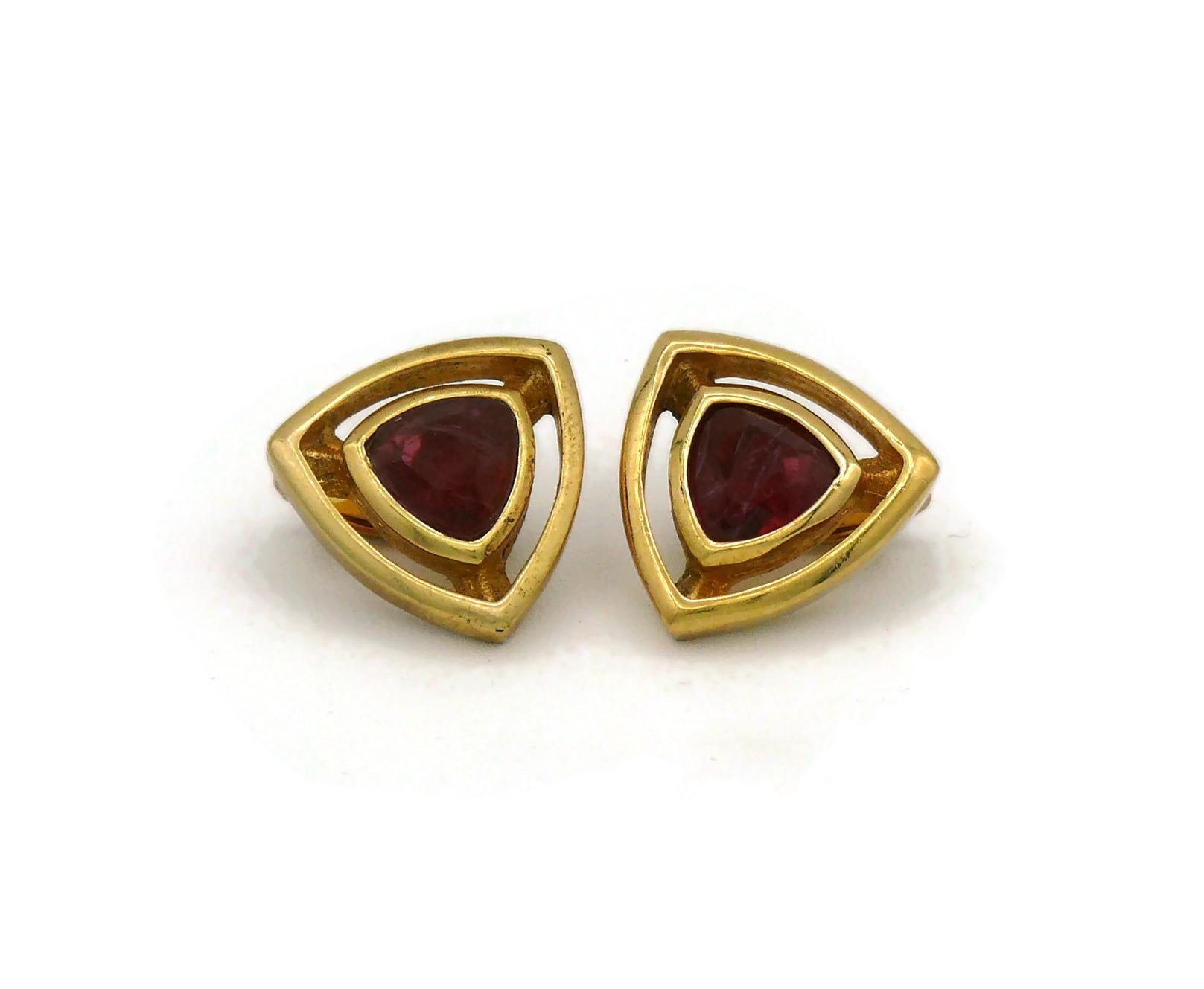 Christian Dior Vintage Red Glass Cabochon Clip-On Earrings In Fair Condition For Sale In Nice, FR