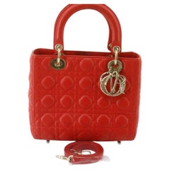 Christian Dior Vintage Rote gesteppte Lammfell-Lederhandtasche Cannage