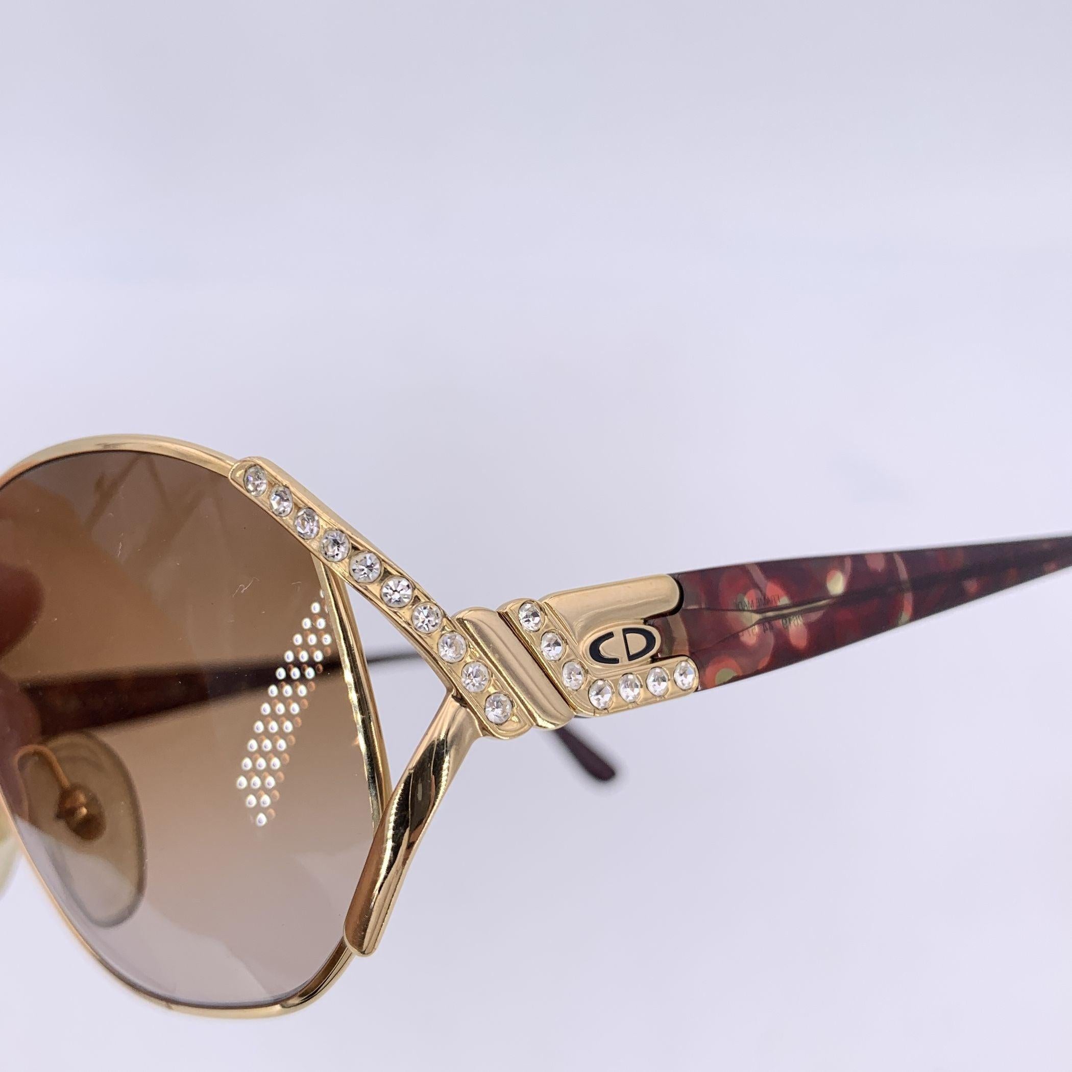 Christian Dior Vintage Strass-Sonnenbrille 2619 44 57/16 130mm (Braun) im Angebot