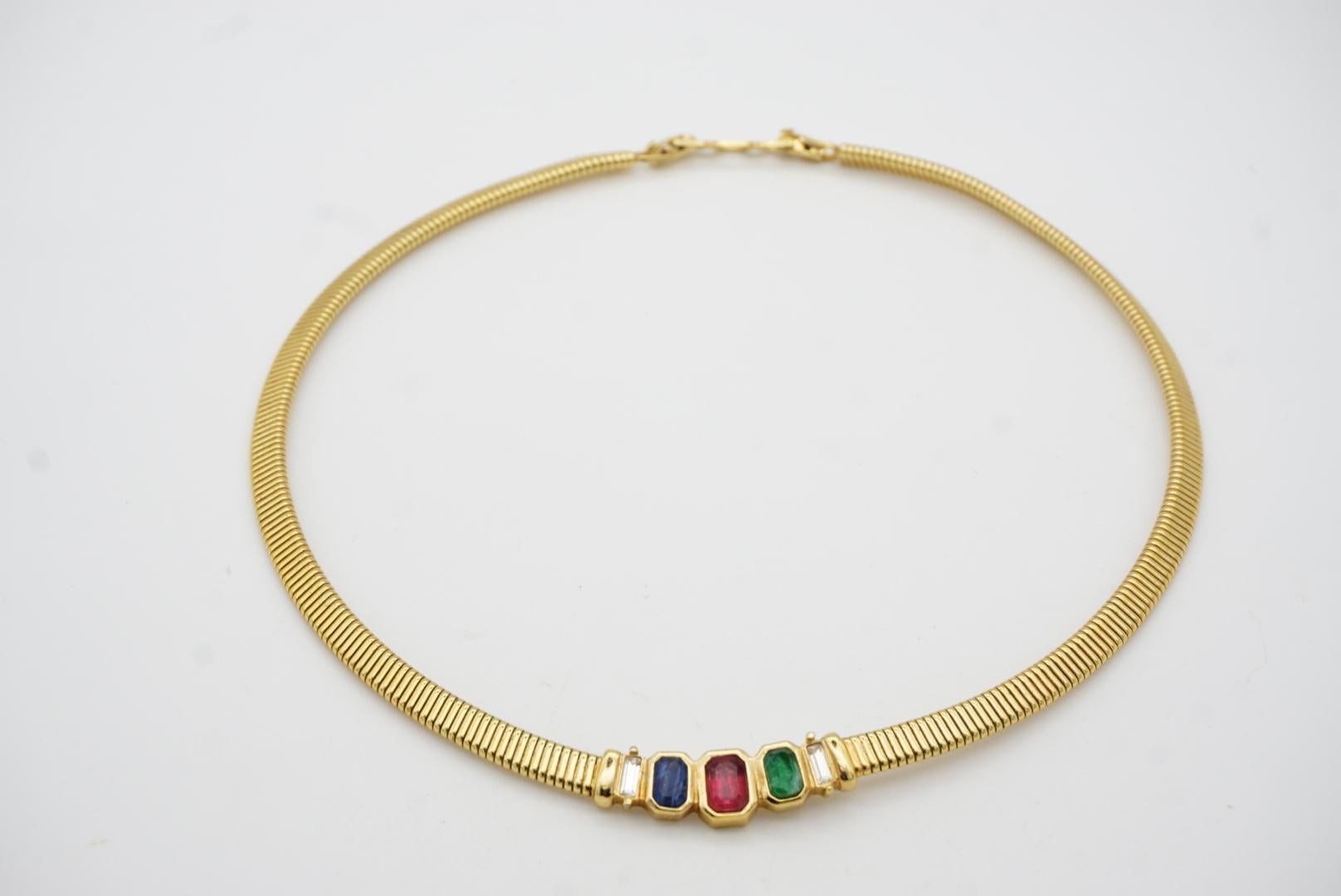 Christian Dior Vintage Sapphire Emerald Ruby Octagon Ribbed Omega Gold Necklace For Sale 5