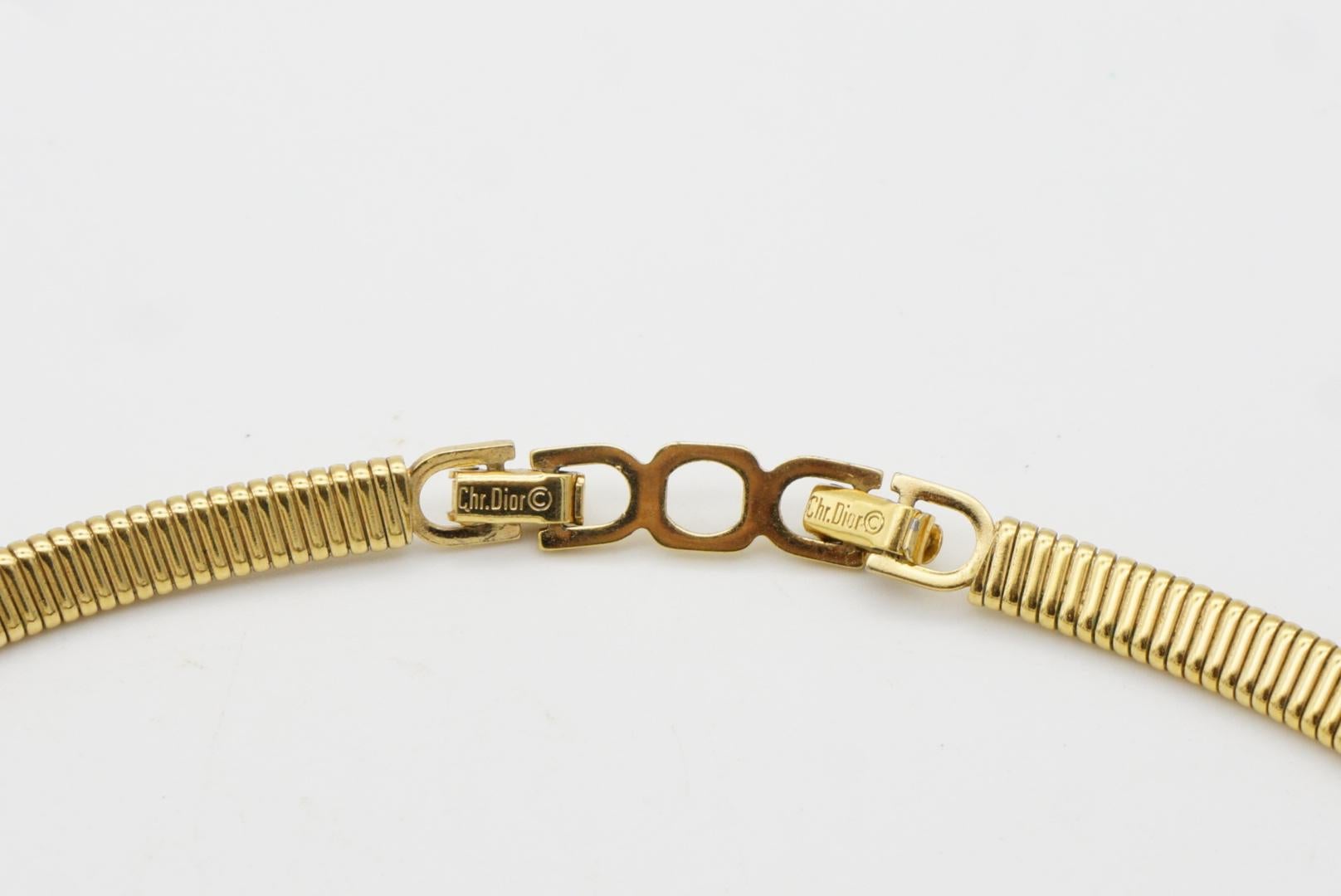 Christian Dior Vintage Sapphire Emerald Ruby Octagon Ribbed Omega Gold Necklace For Sale 10