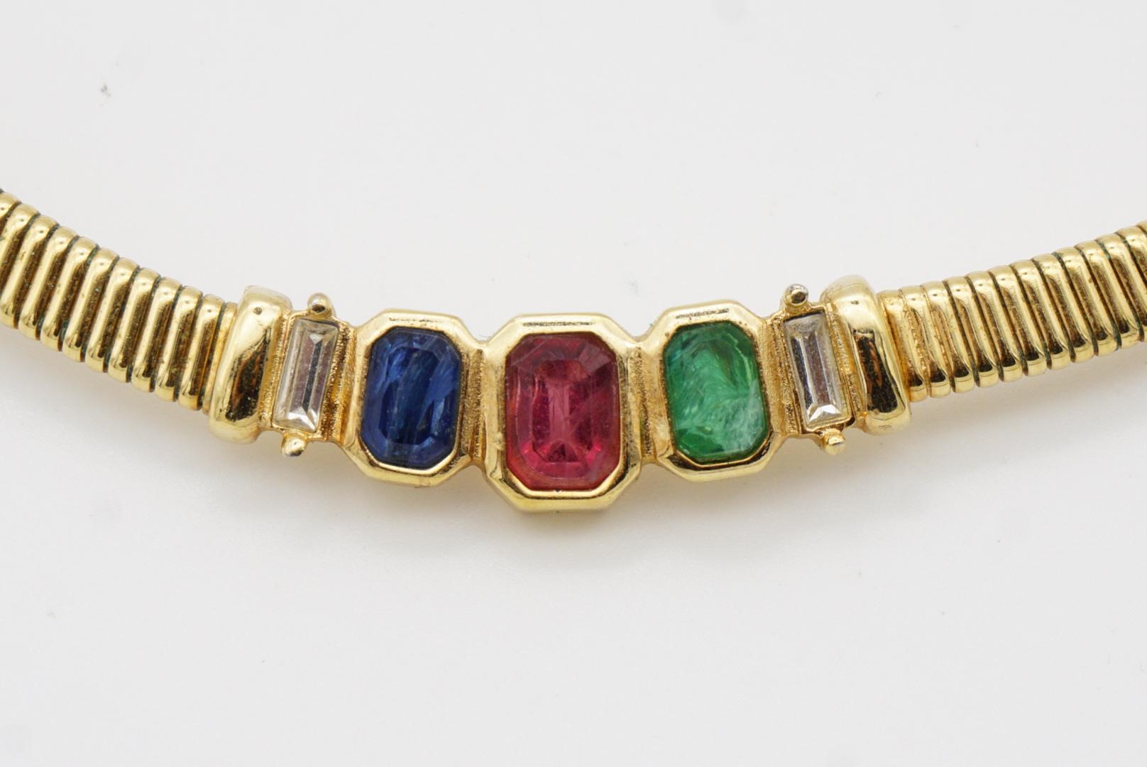Christian Dior Vintage Sapphire Emerald Ruby Octagon Ribbed Omega Gold Necklace For Sale 4
