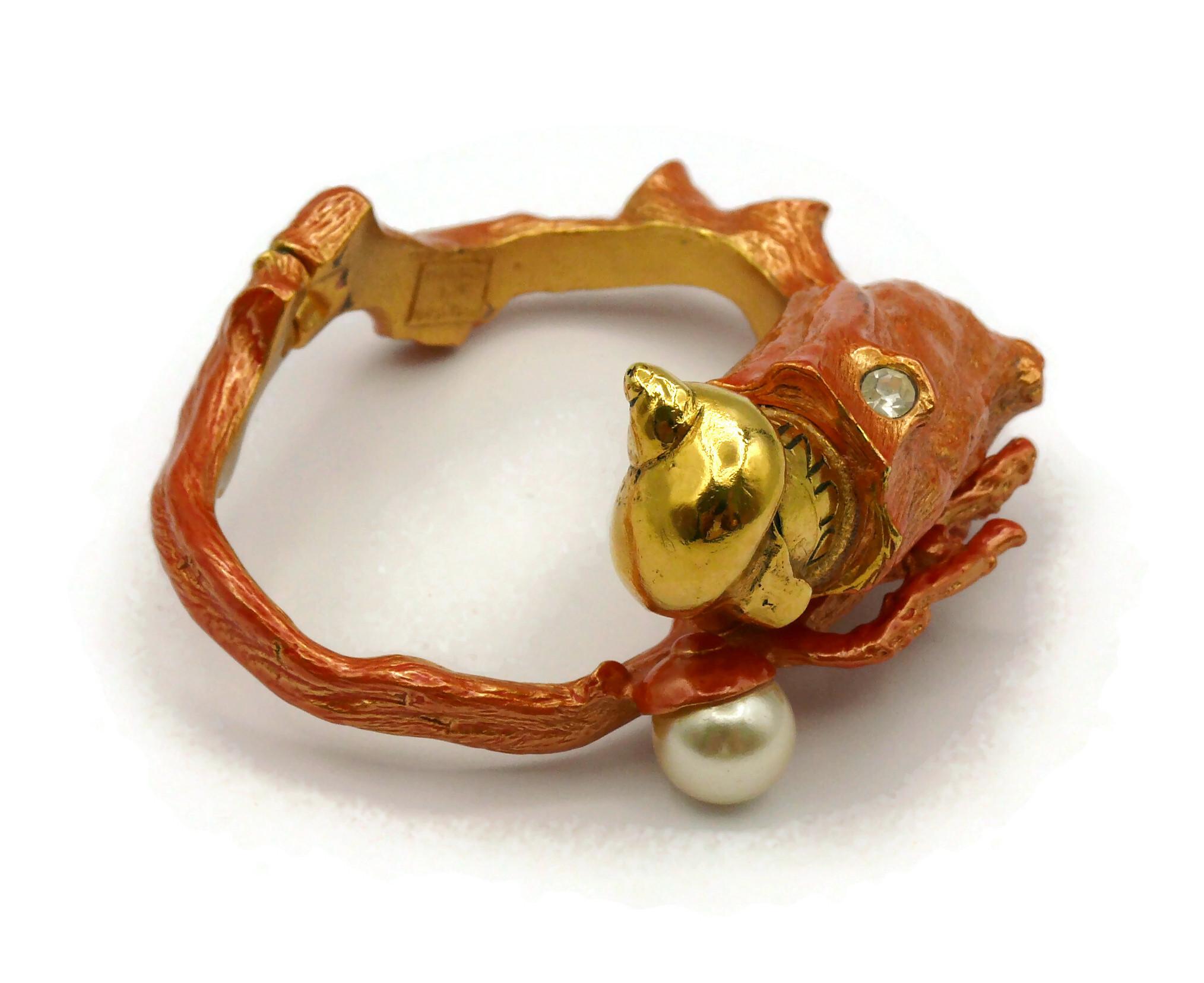 CHRISTIAN DIOR Vintage Shell Clamper Bracelet Dune 1987 In Good Condition In Nice, FR