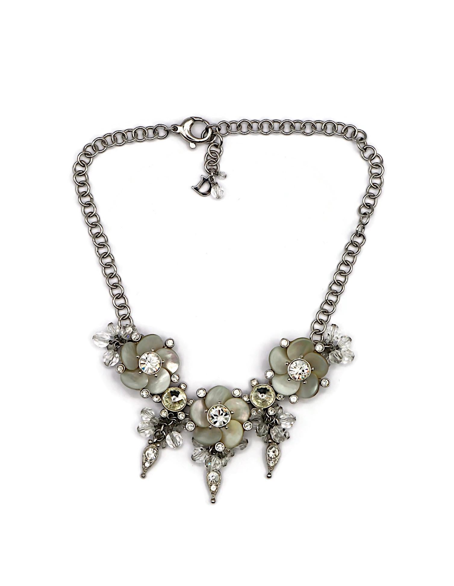 CHRISTIAN DIOR Vintage Silver Tone Crystal & Resin Flower Necklace In Good Condition For Sale In Nice, FR