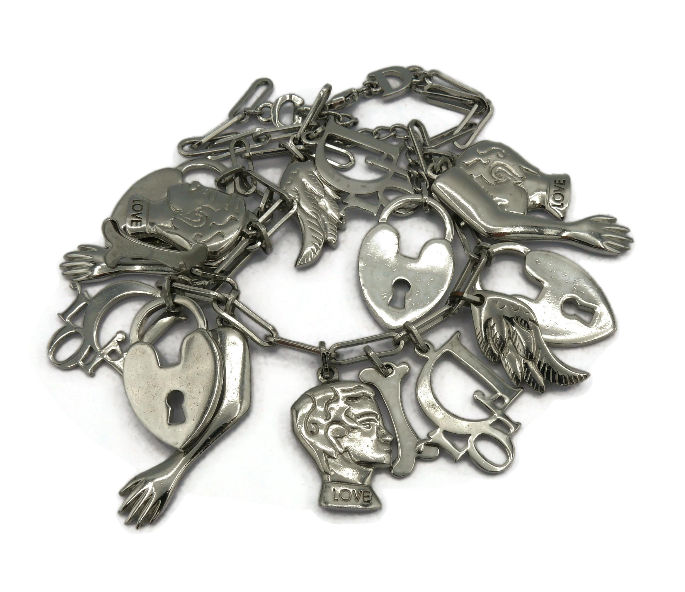 CHRISTIAN DIOR Vintage Silberfarbene figurale Charm-Halskette im Angebot 7